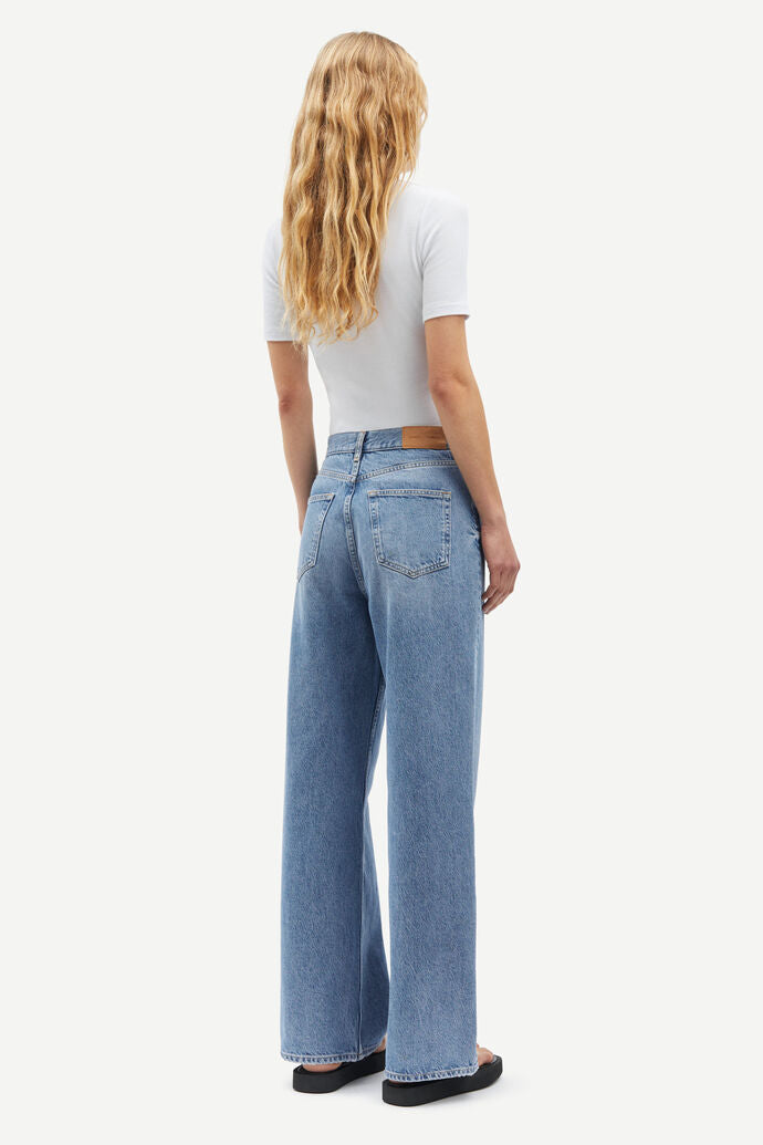 High waisted jeans in blue moon