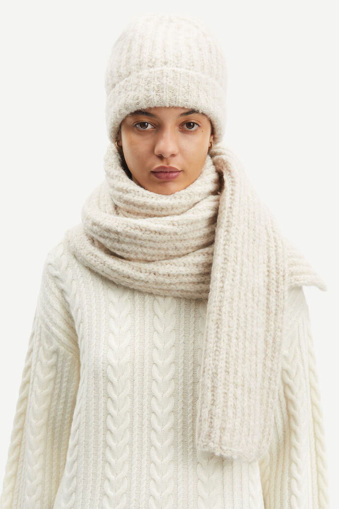 Layla scarf in arctic wolf