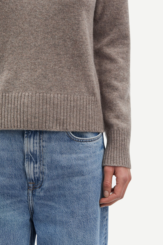 Pure merino knit sweater in nature