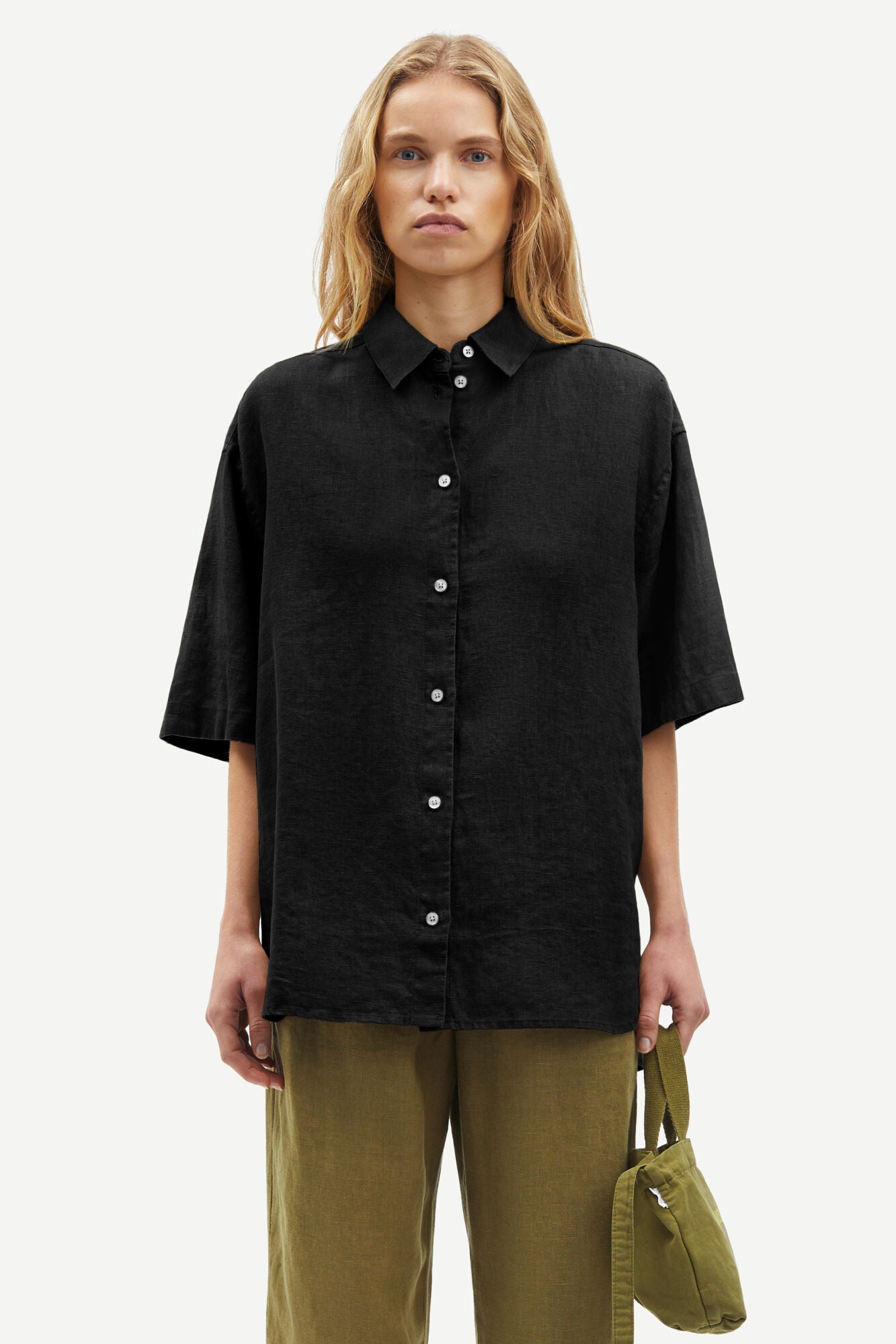 Salarika linen shirt in black