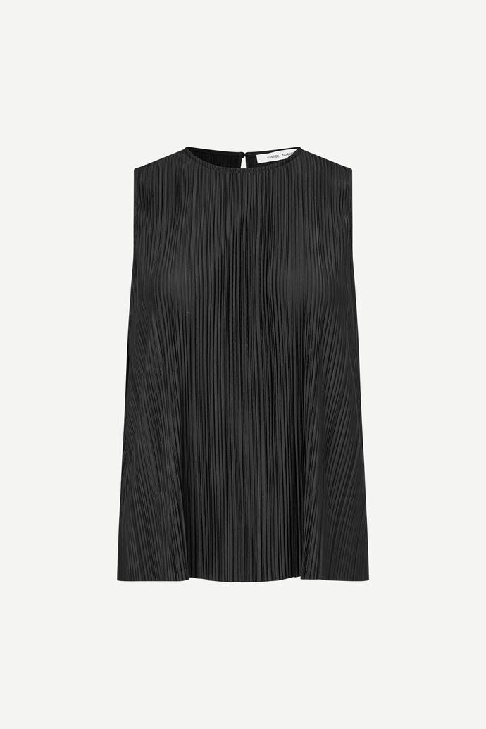 Pleated top in black