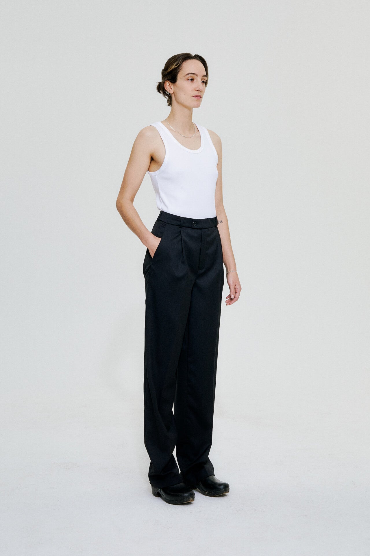 Gewand pants in black by goutez