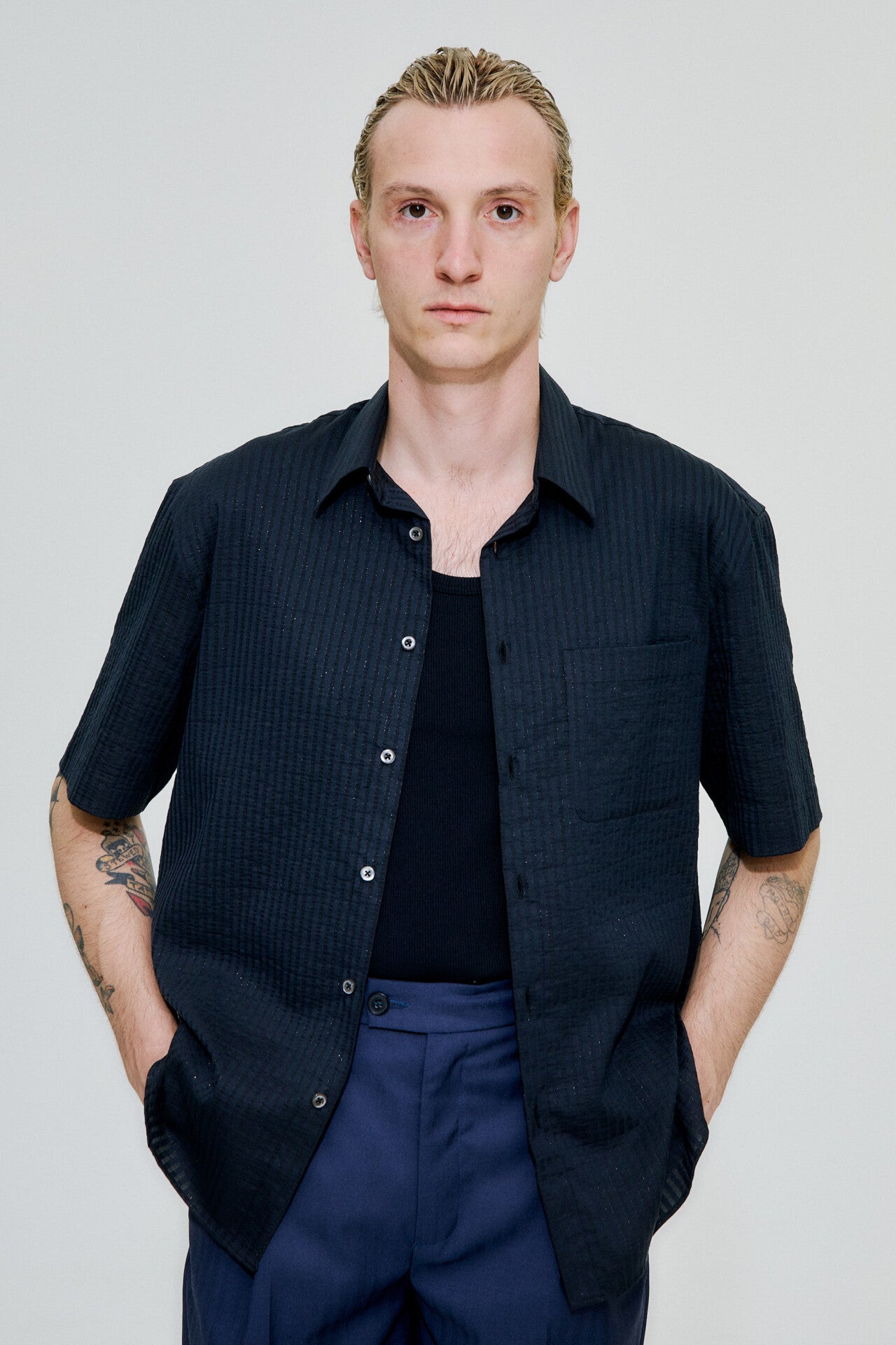 Ode shirt in basalt by goutez