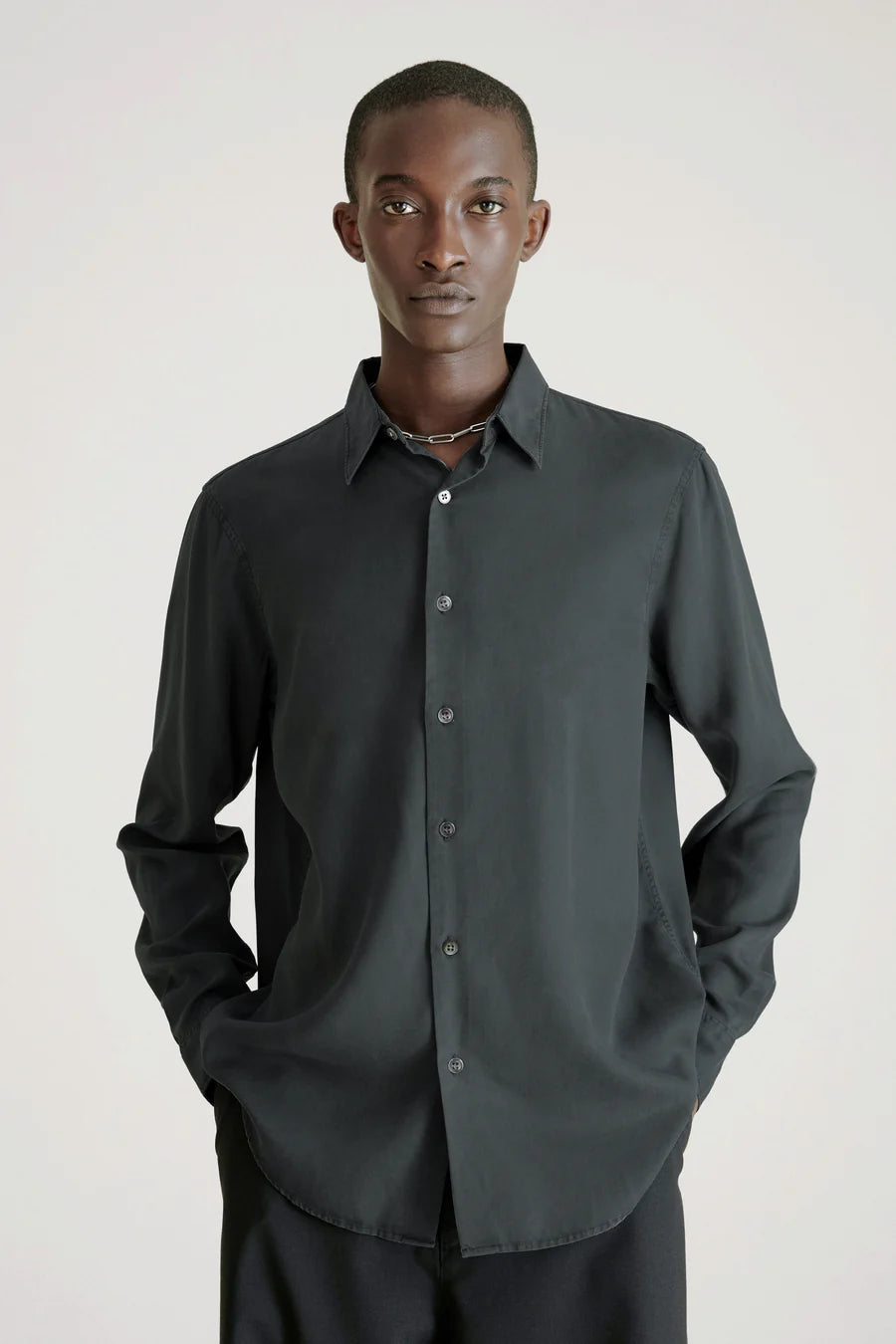 Air clean shirt in faded black tencel