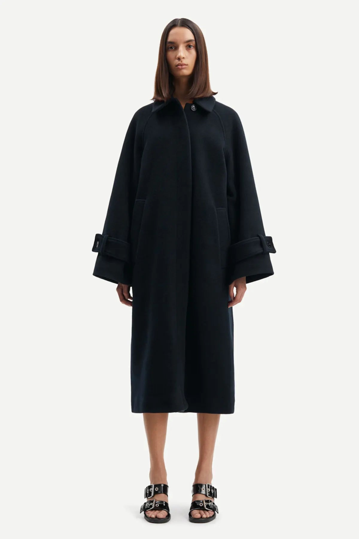 Alma coat in salute