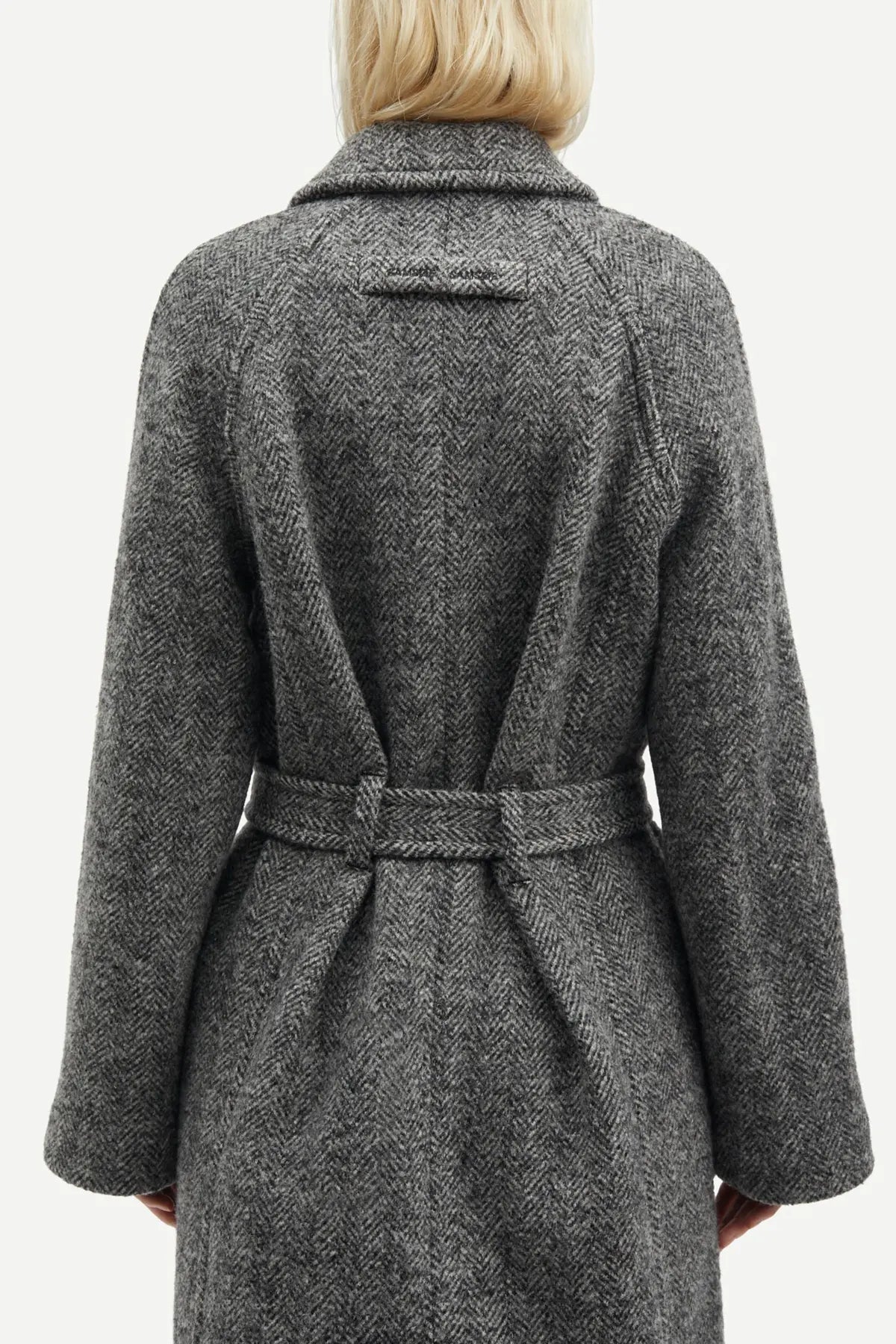 Samolly coat in black mel.