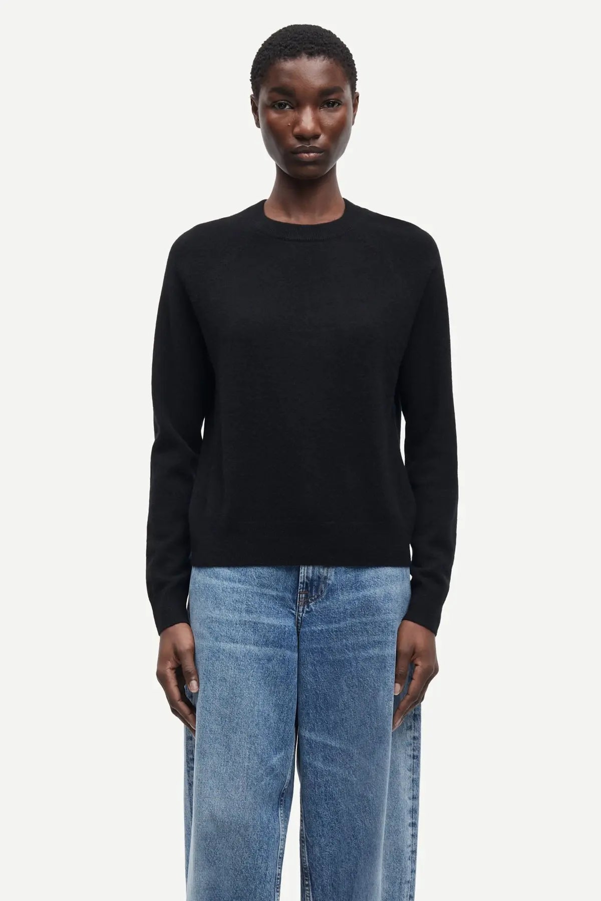 Pure cashmere crew neck in black