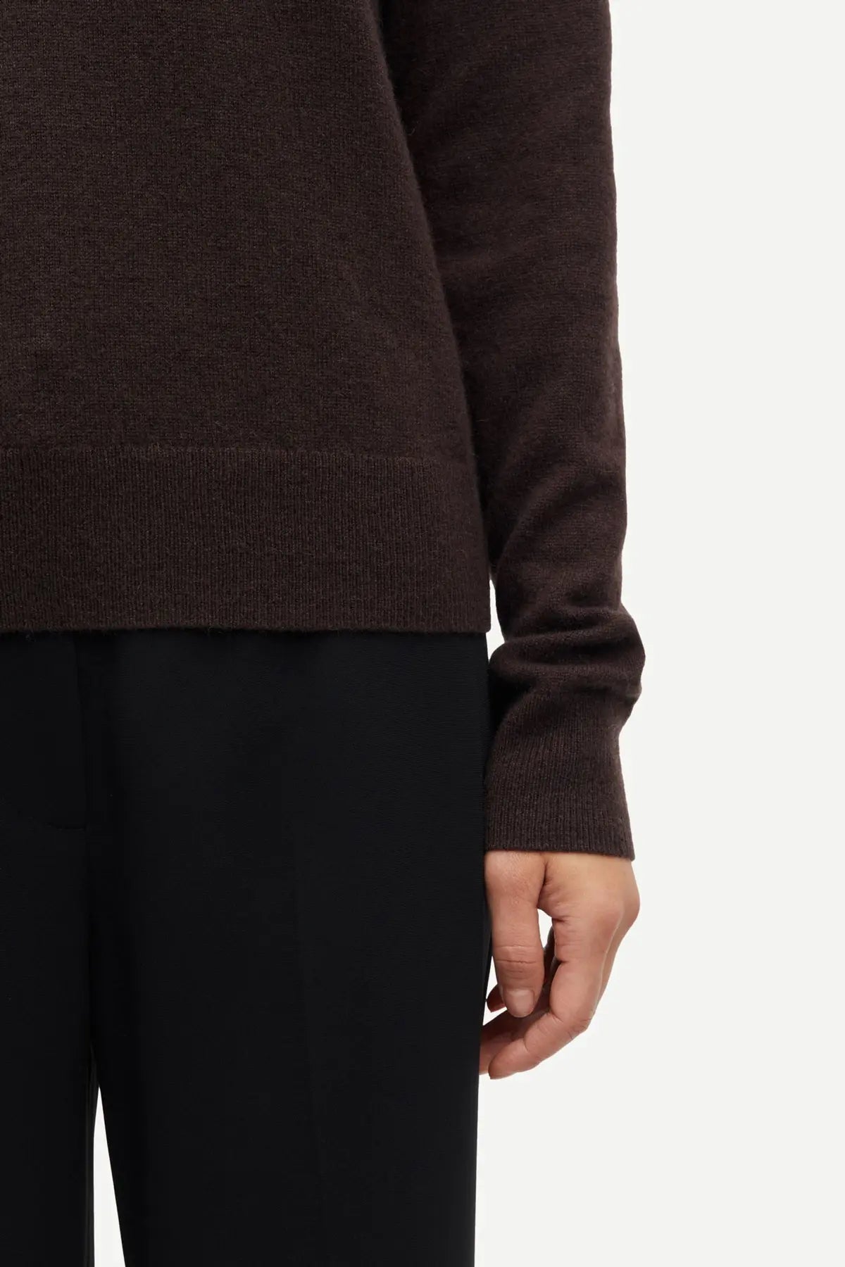 Pure cashmere crew neck in chocolate