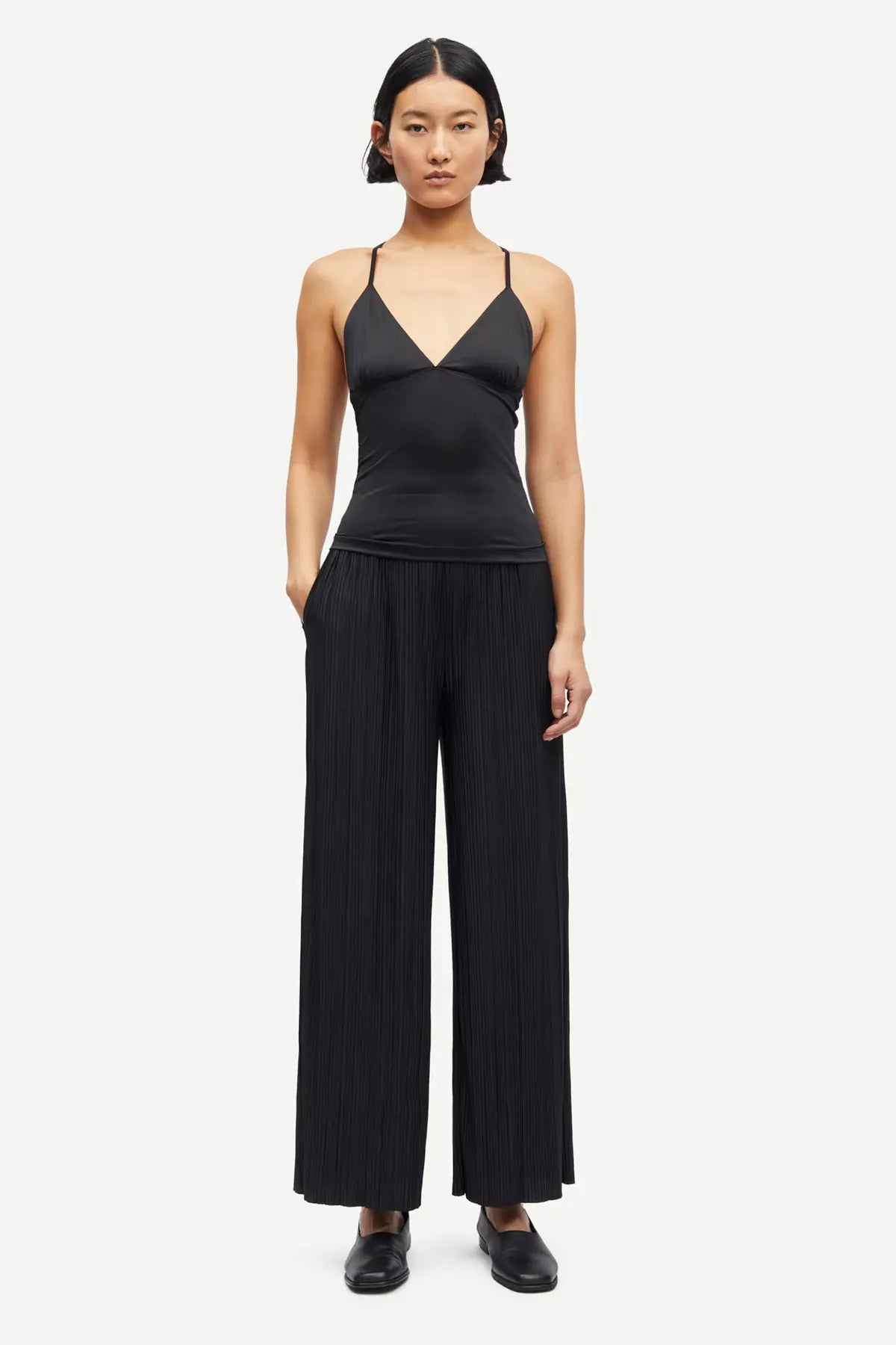 Pleated trousers in black