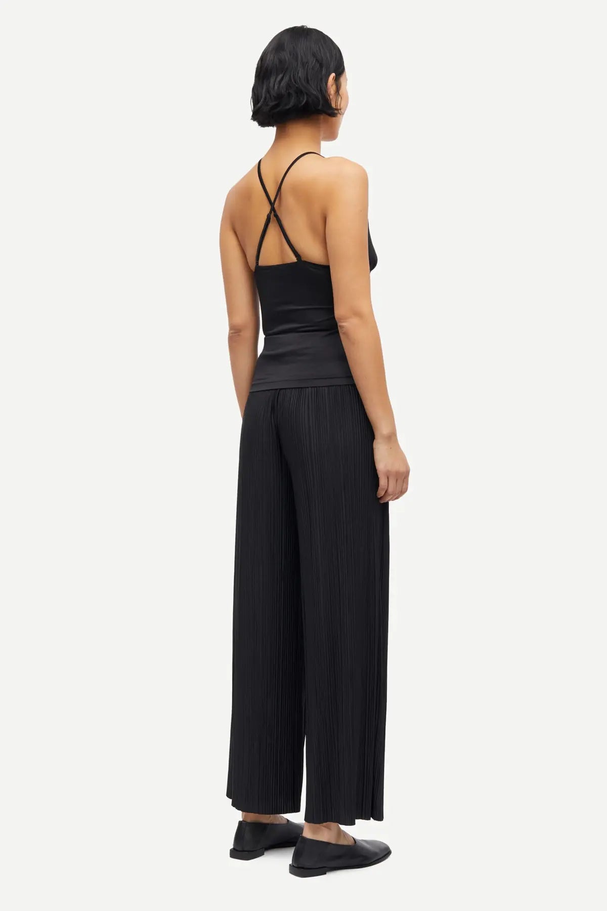 Pleated trousers in black