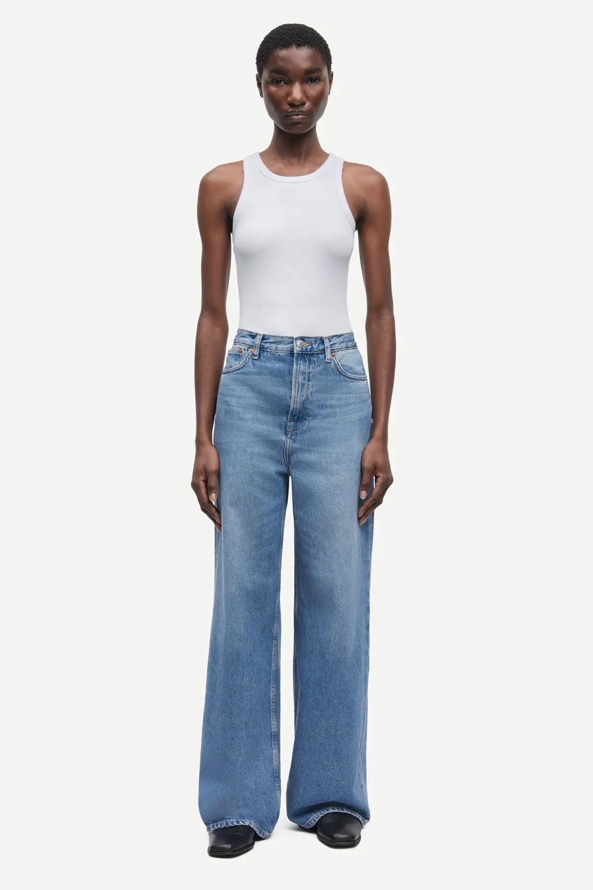 High waisted jeans in blue moon