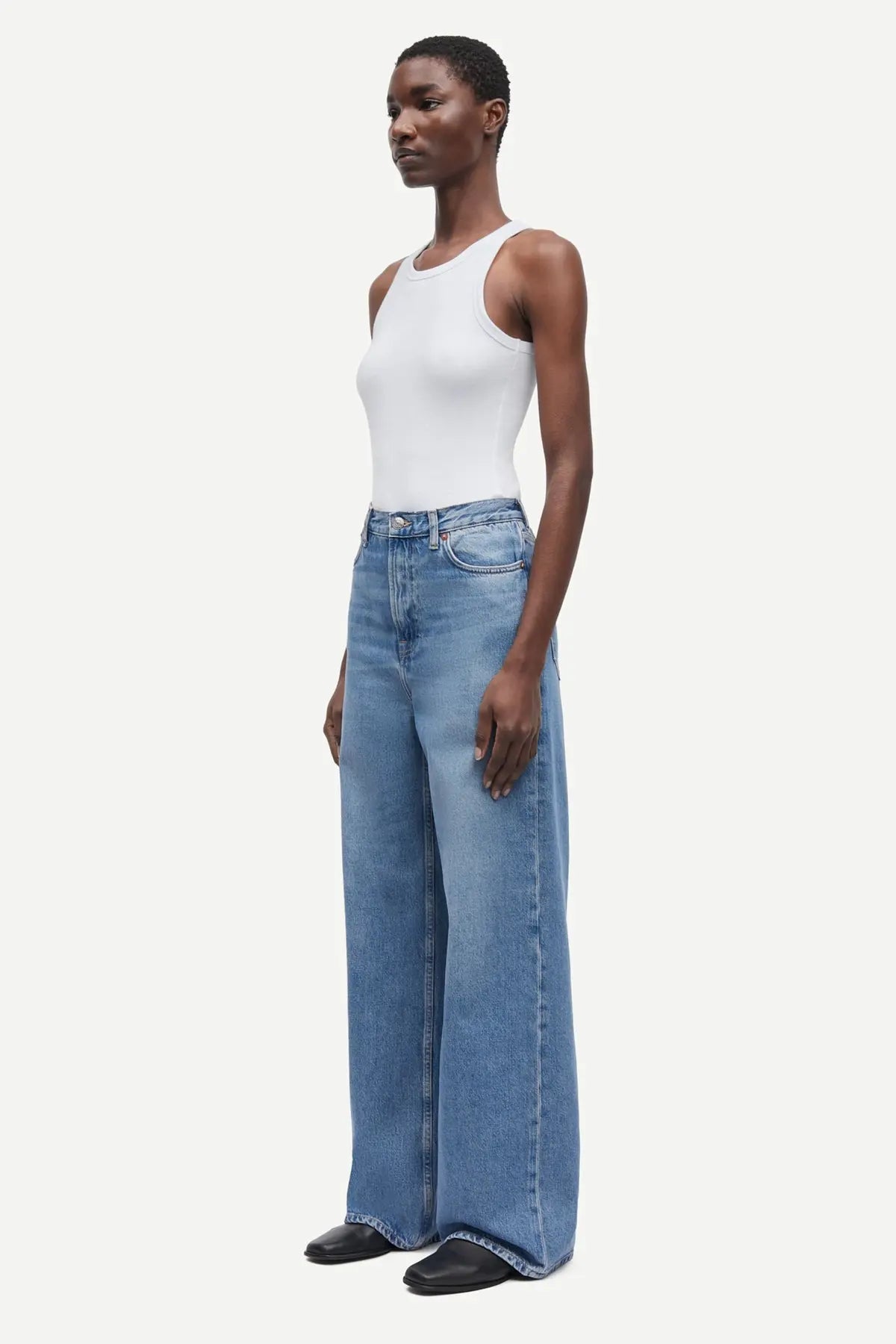 High waisted jeans in blue moon