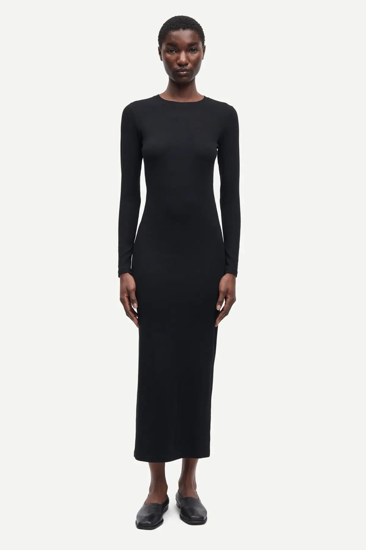 Slim midi dress in black