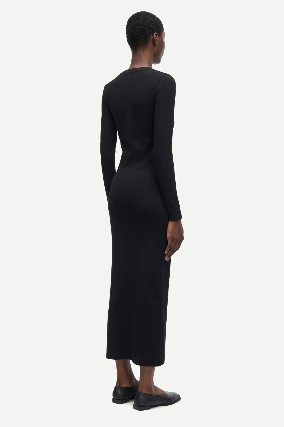 Slim midi dress in black