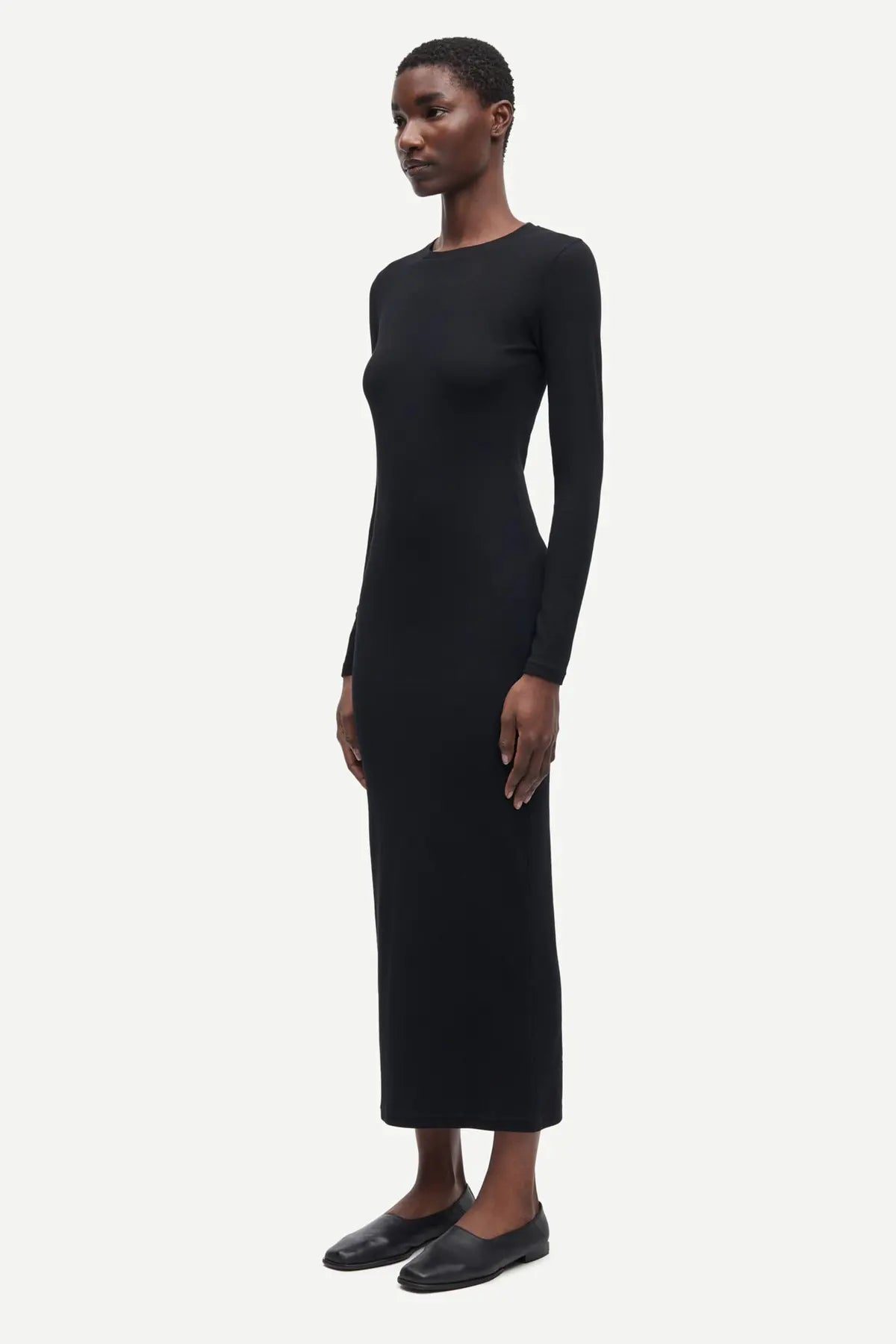 Slim midi dress in black