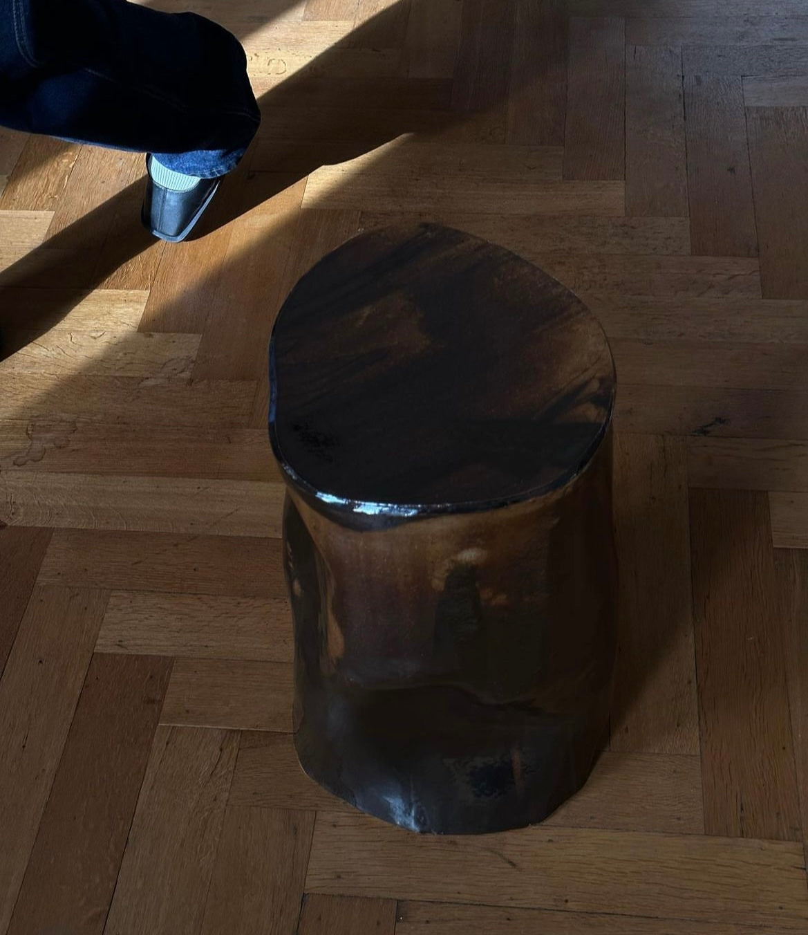 Side table in brown marbled by Hap Ceramics