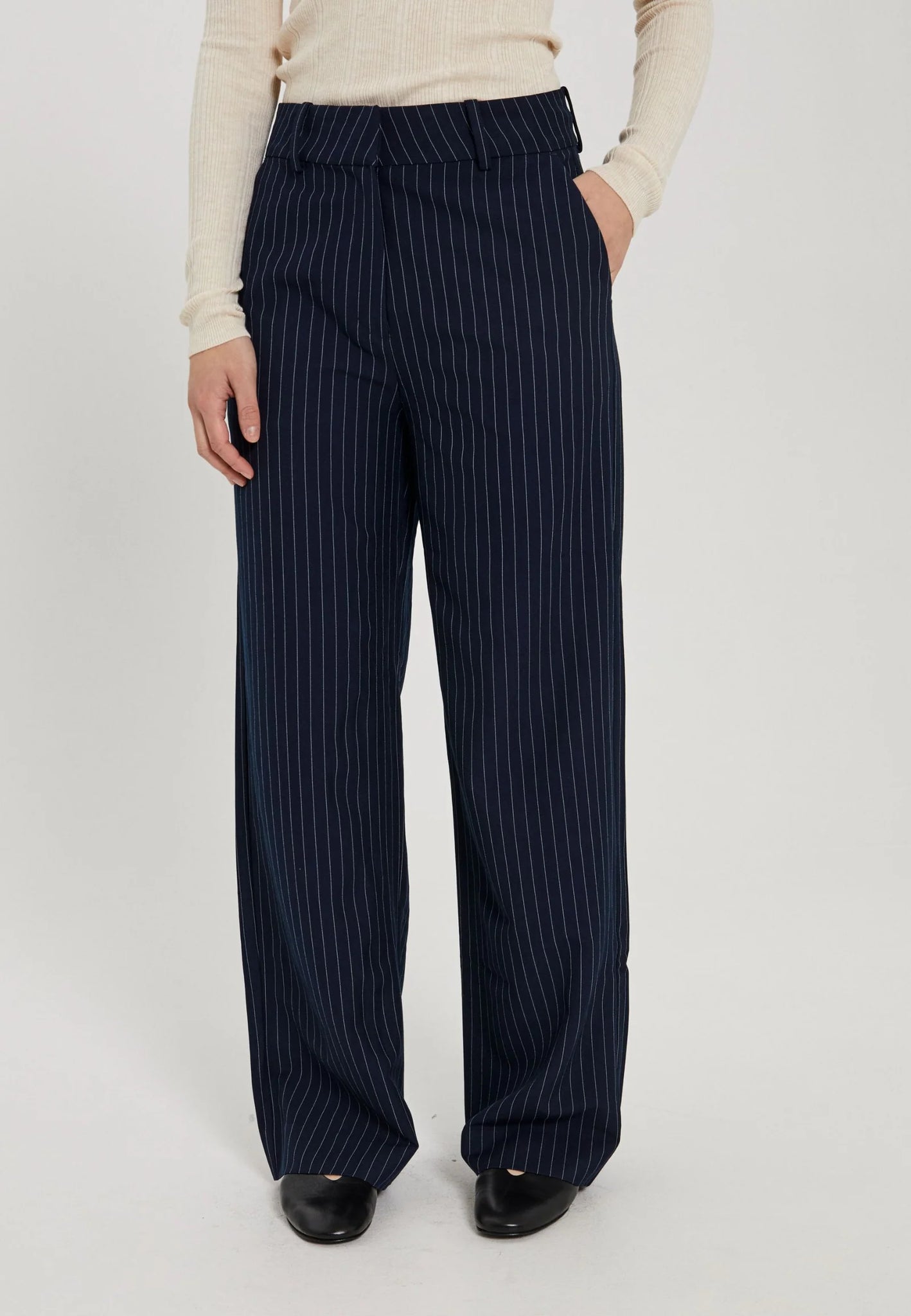 Neo pinstripe pants in navy