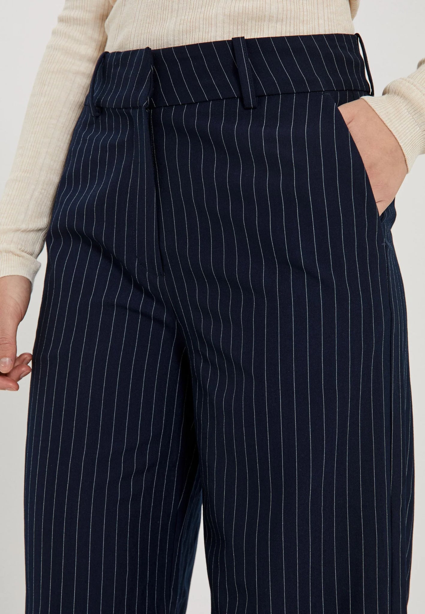 Neo pinstripe pants in navy