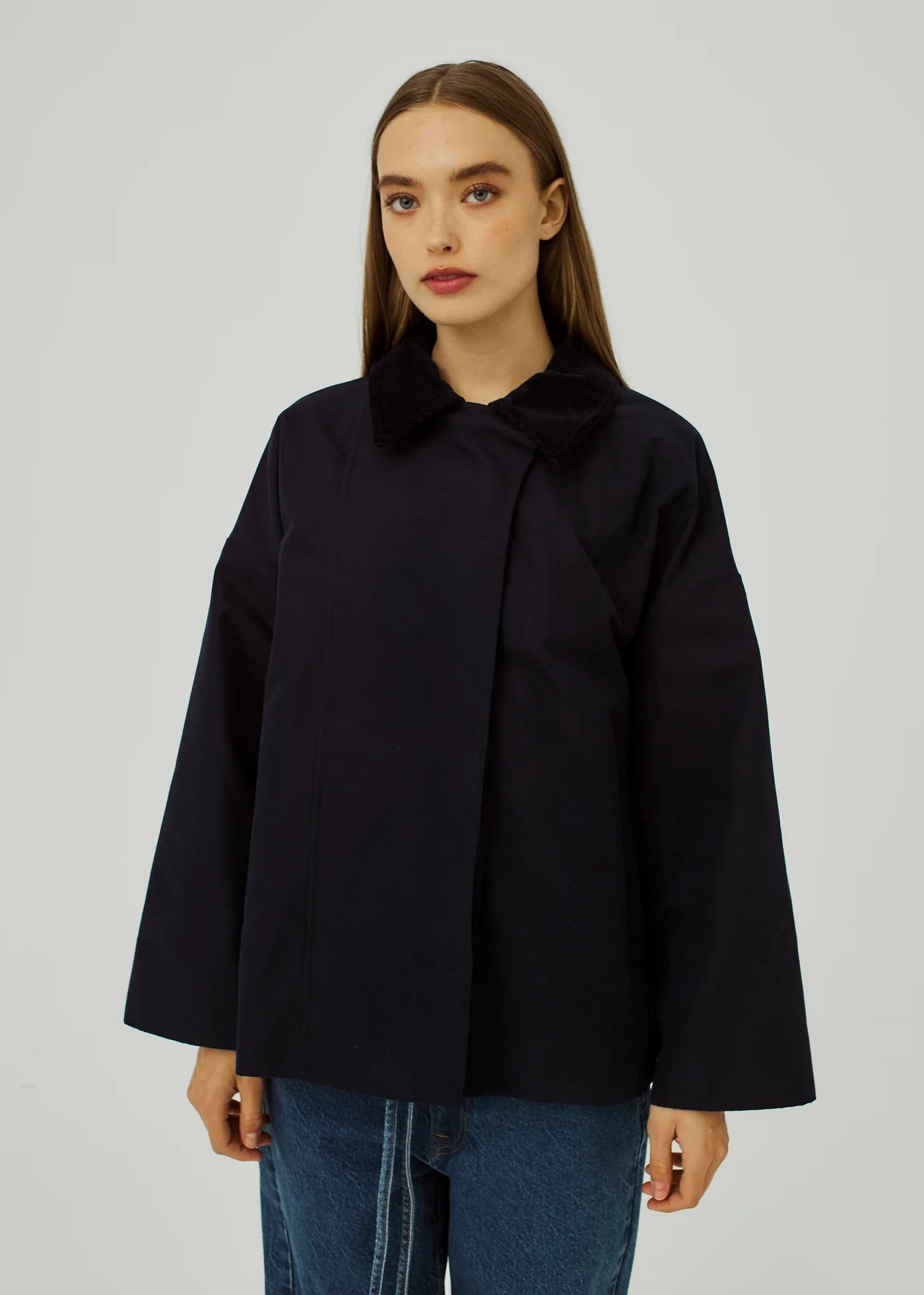 Vana short trench in dark navy