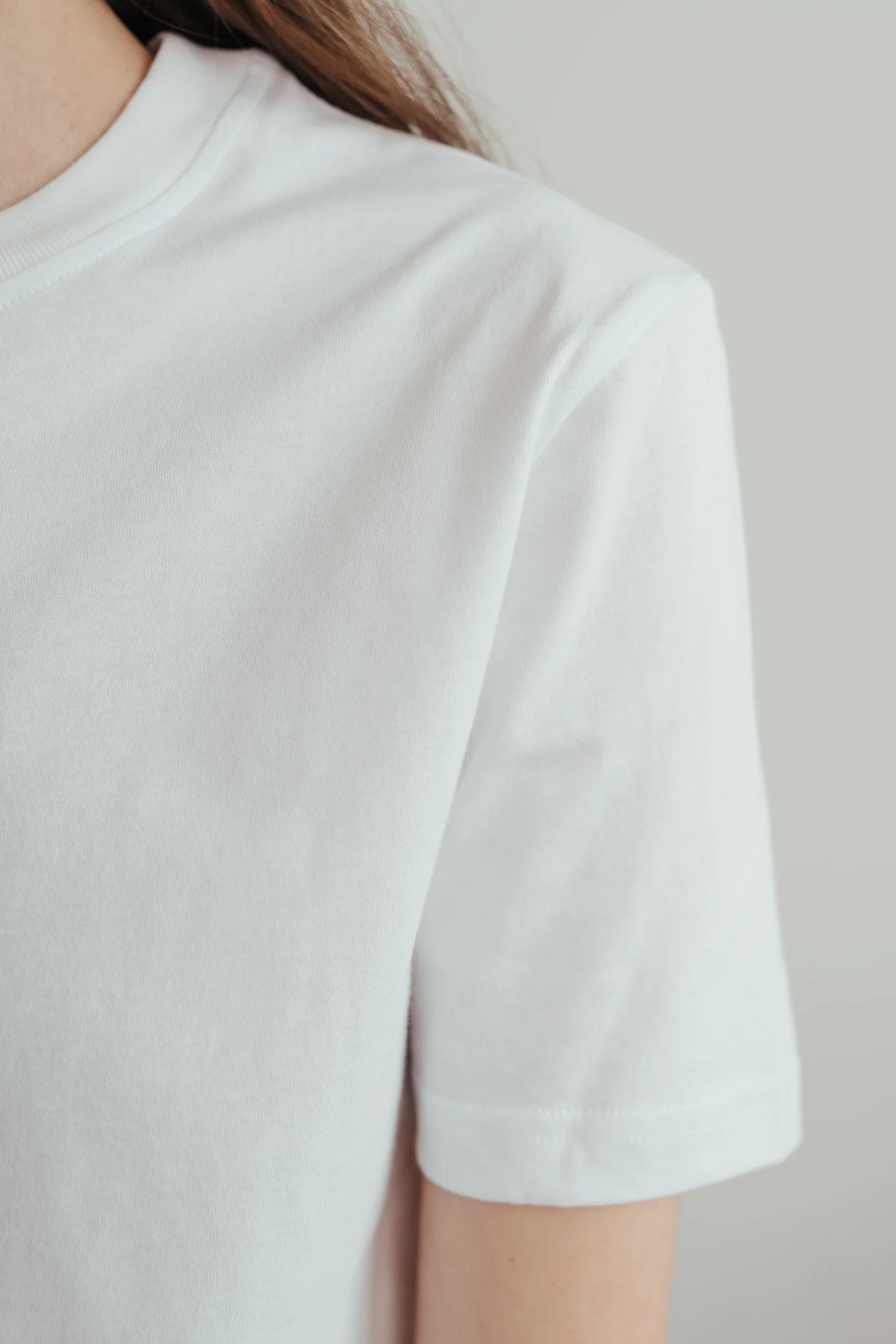 Fitted t-shirt in white by sonho stories