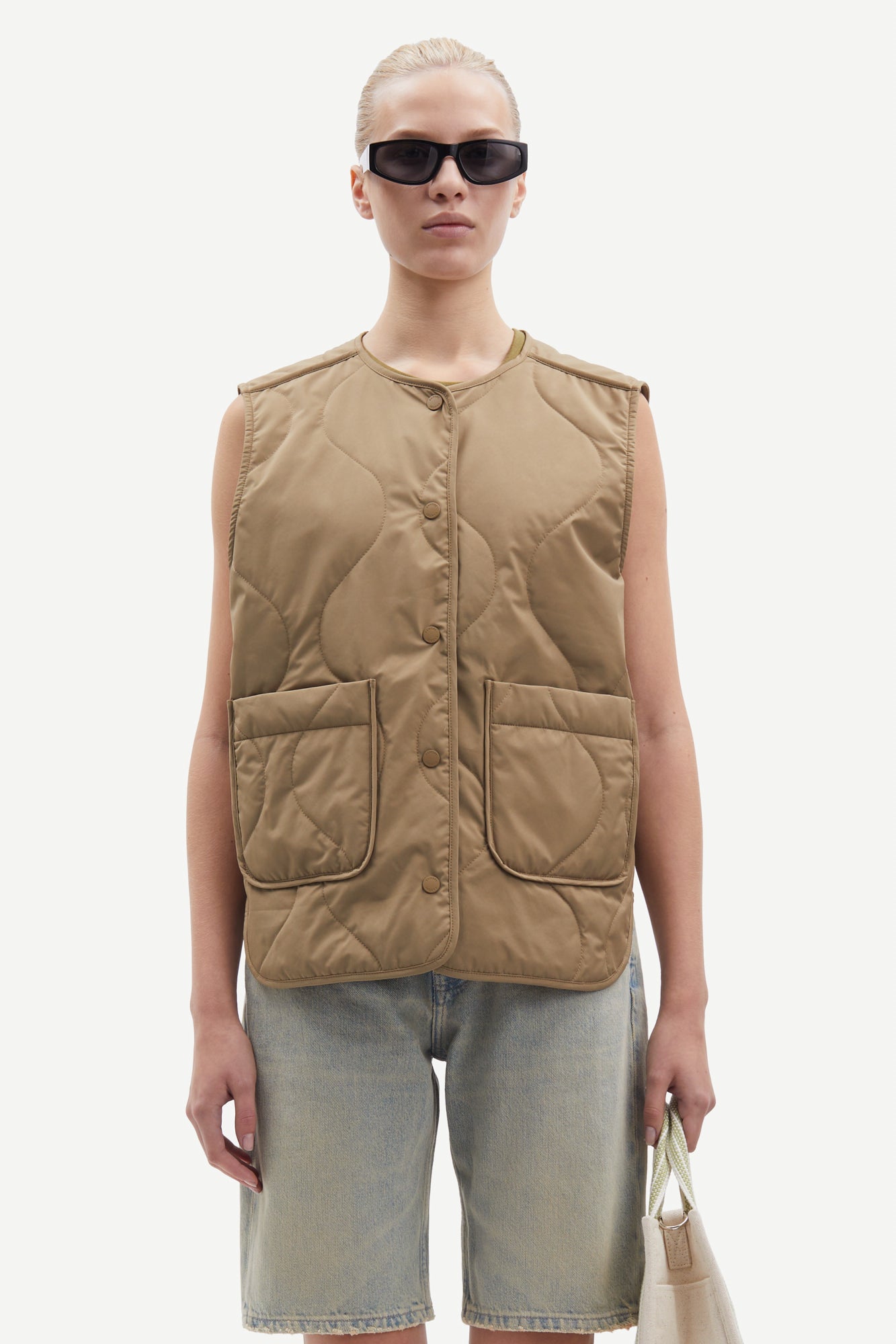 Saya vest in lead grey