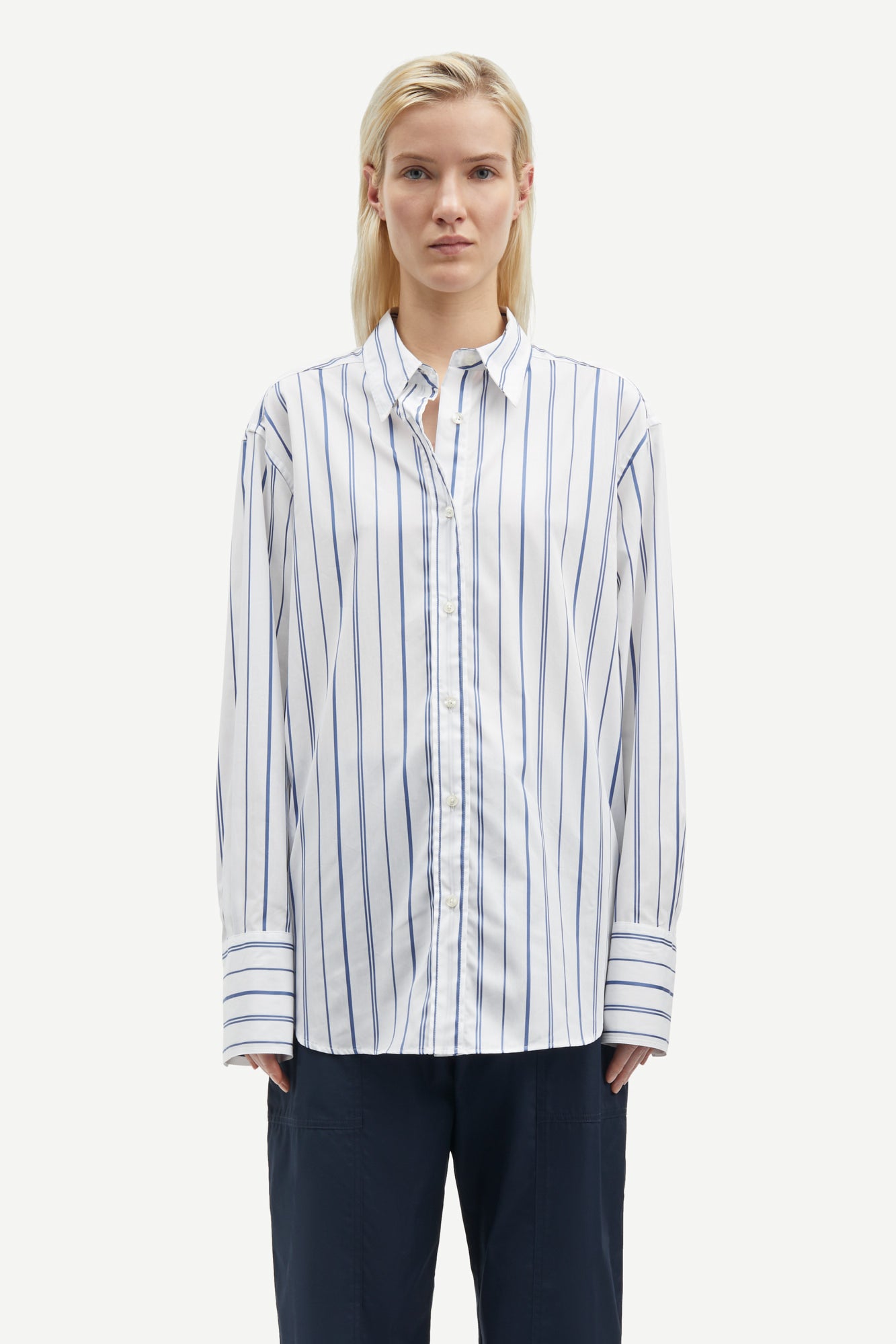 Salovas shirt in true navy striped