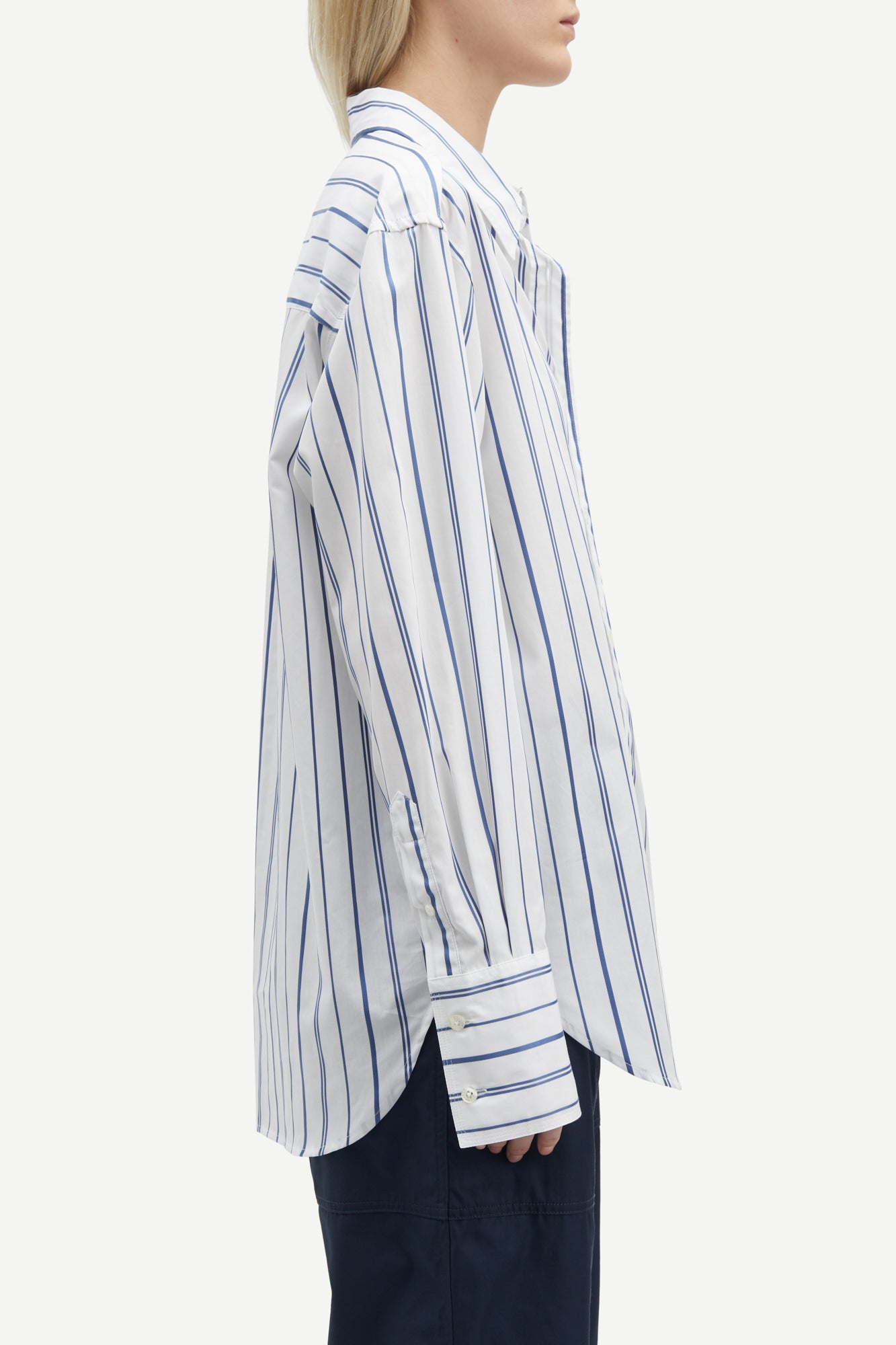 Salovas shirt in true navy striped