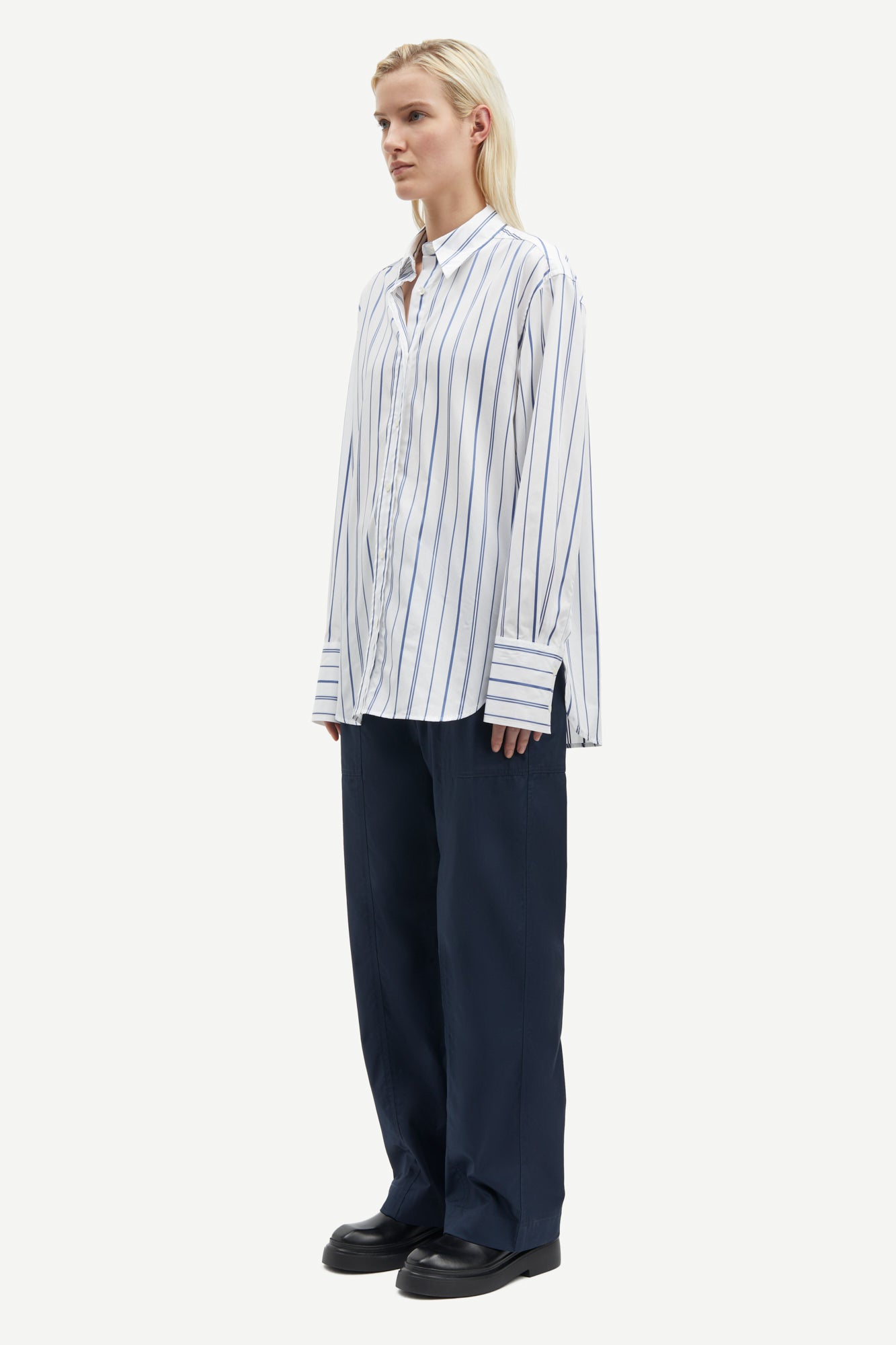 Salovas shirt in true navy striped