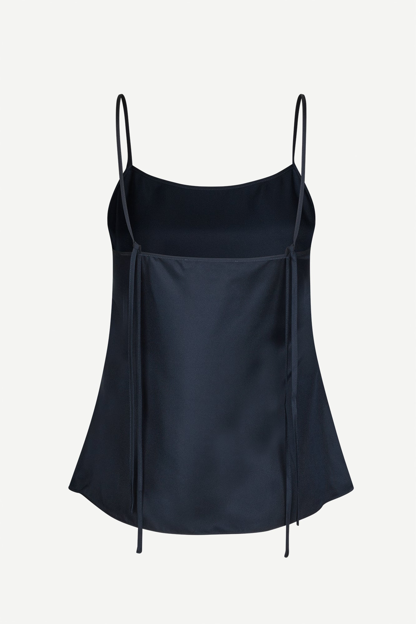 Silk top in salute