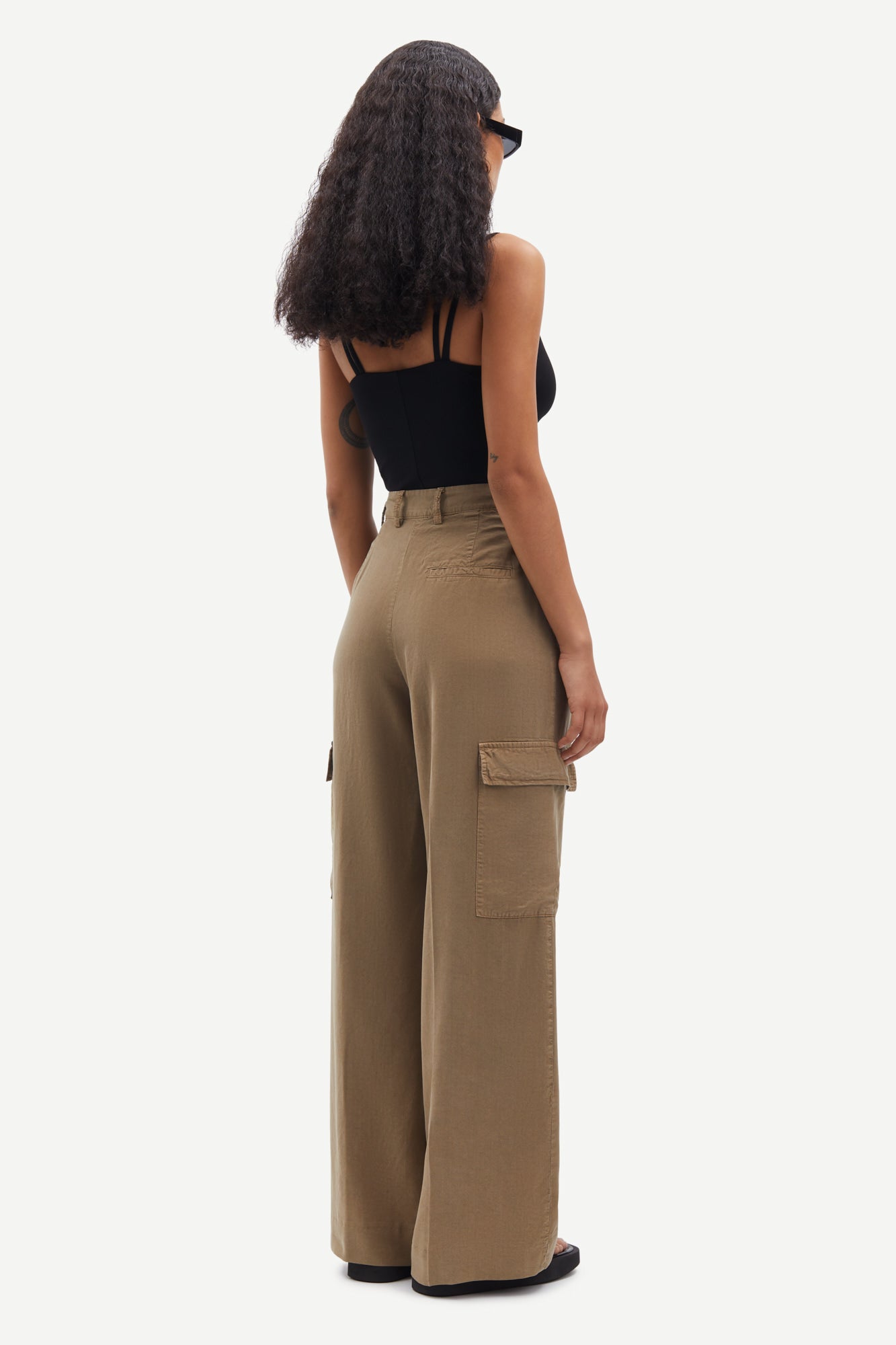 Sahopsa trousers in lead gray