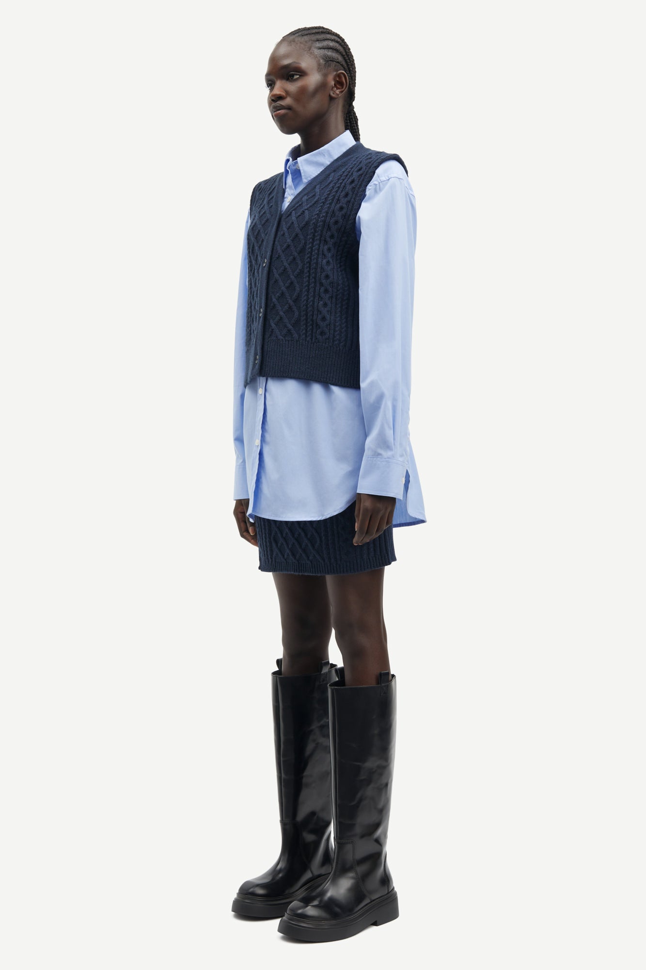 Sadene vest in outer space