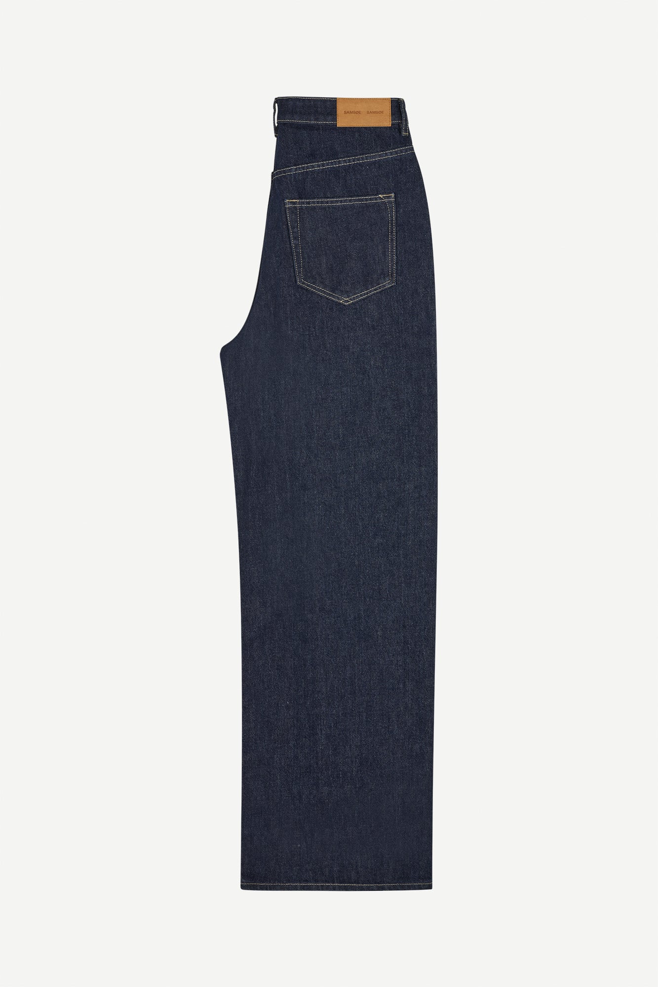 Mid waisted jeans in dark blue