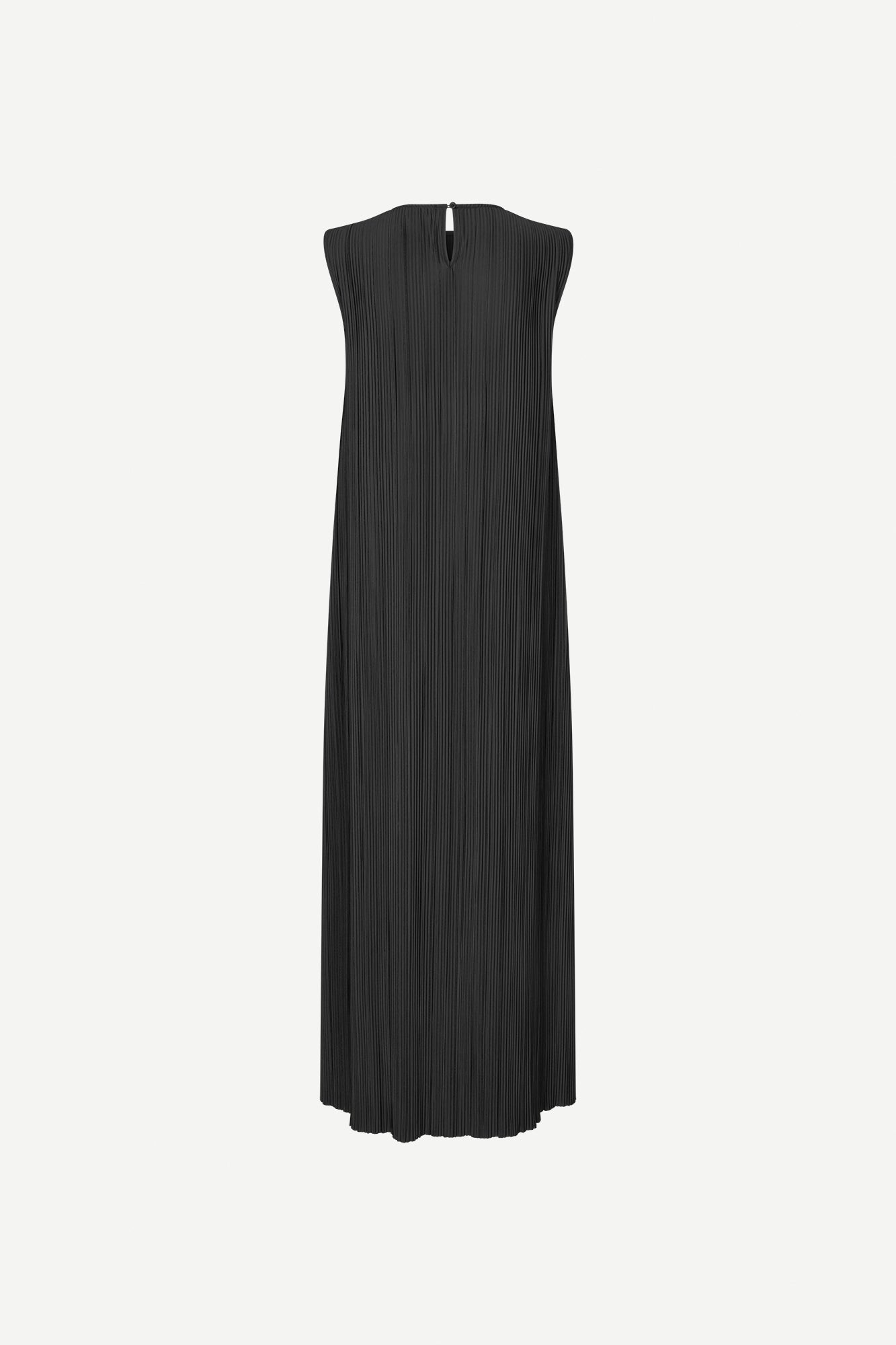 Pleated maxi dress in black