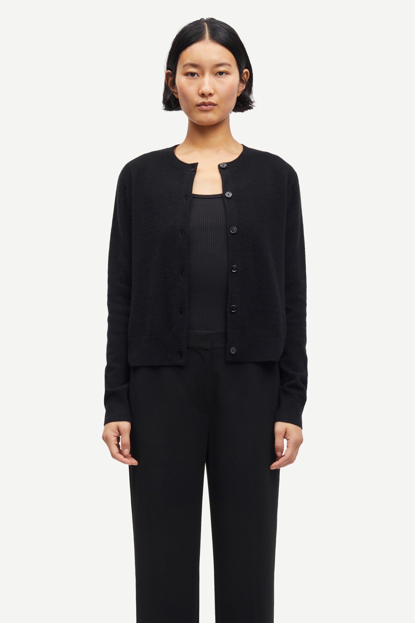 Pure cashmere cardigan in black