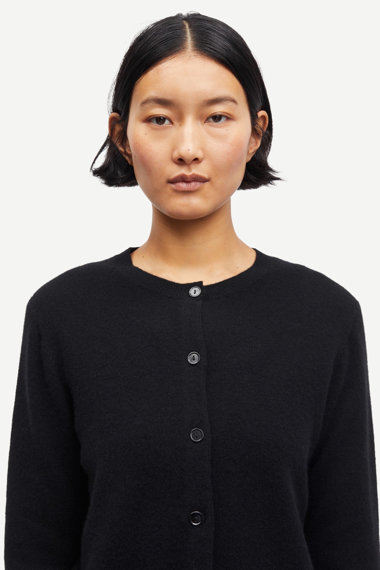 Pure cashmere cardigan in black