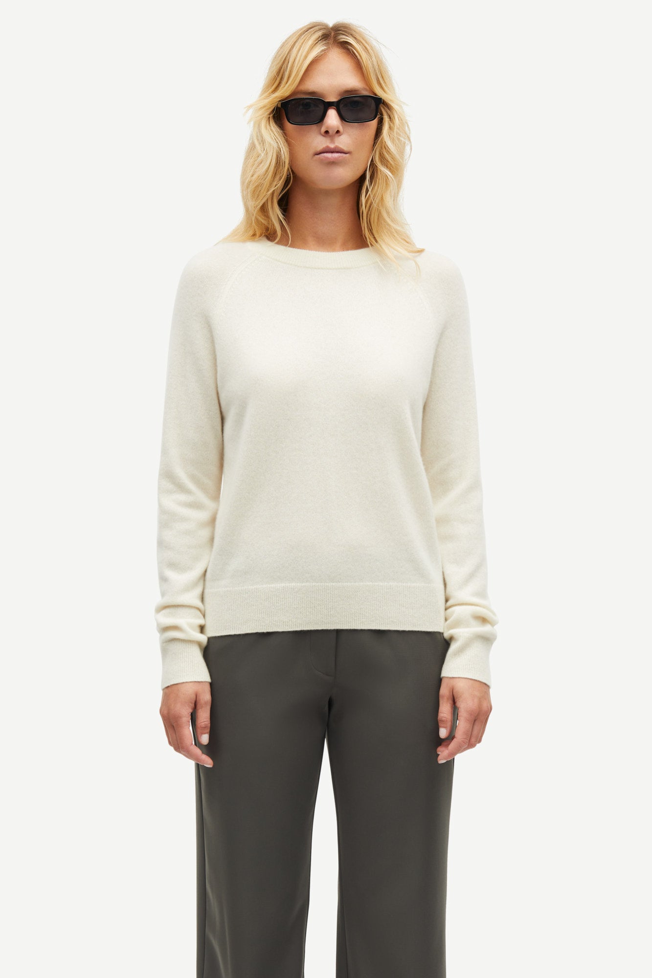 Pure cashmere crew neck in butter