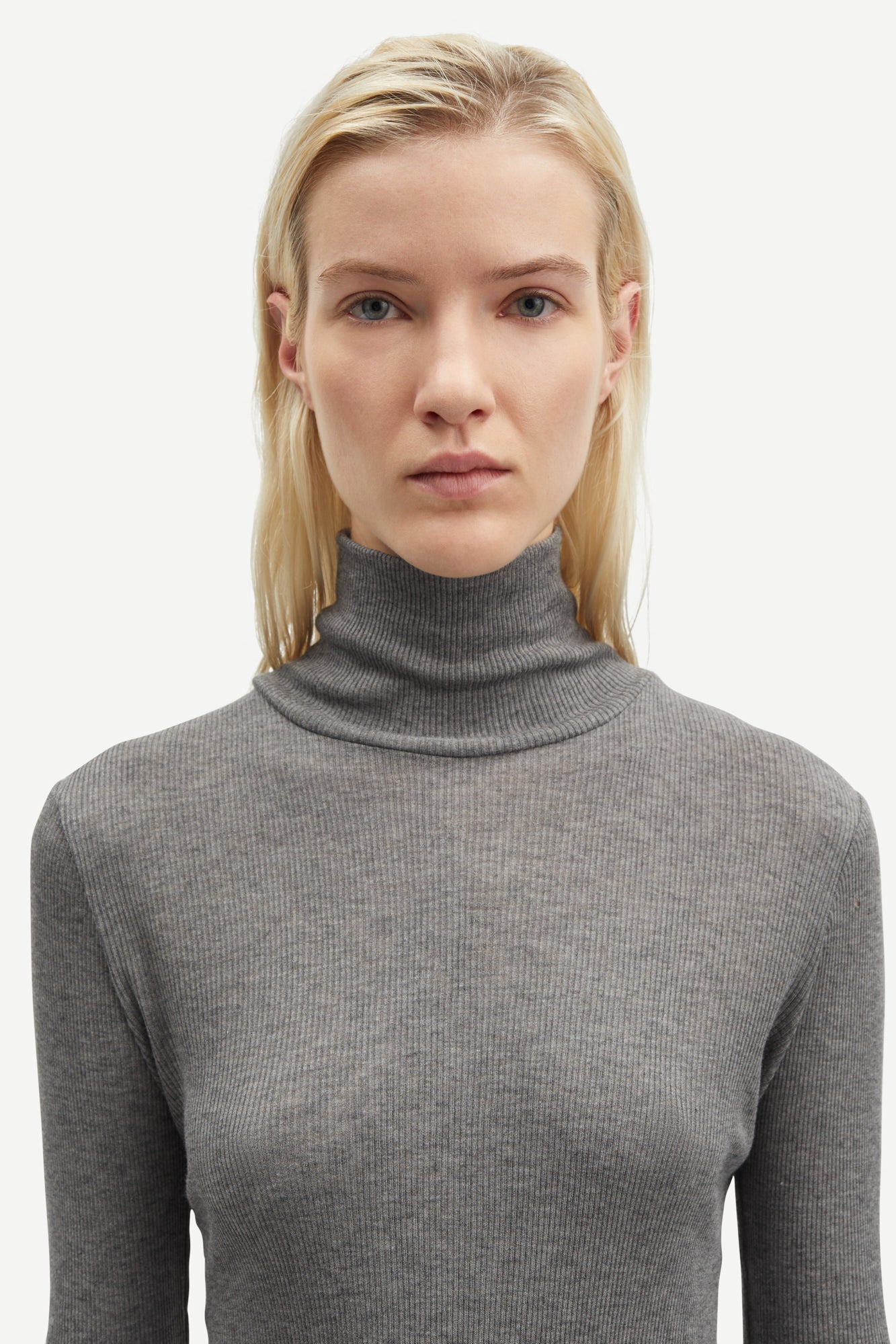 Sasonnet longsleeve turtleneck in mid grey