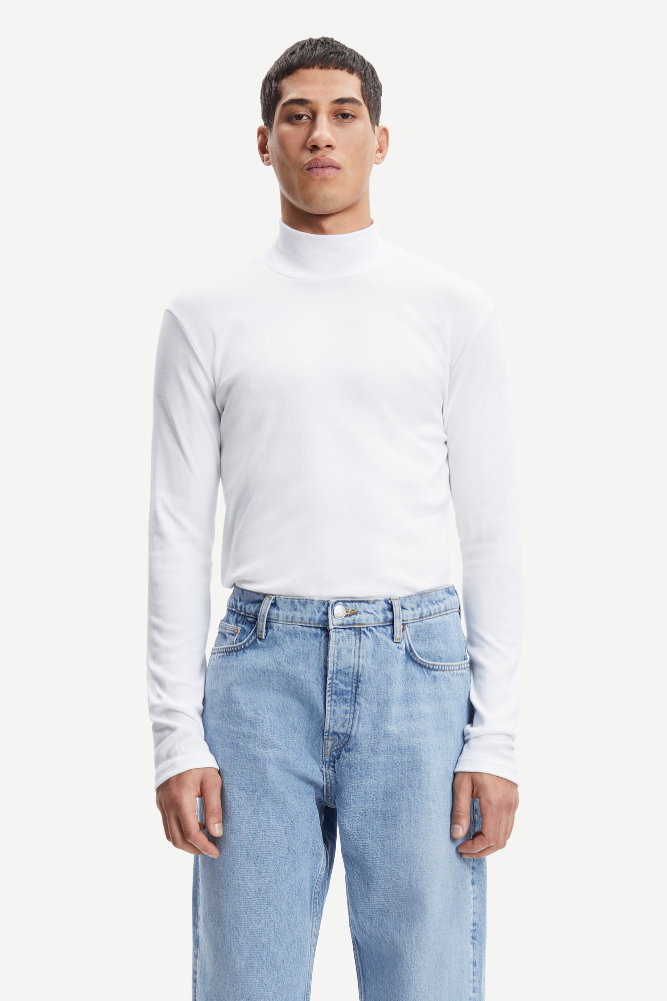 Merkur unisex turtleneck in white