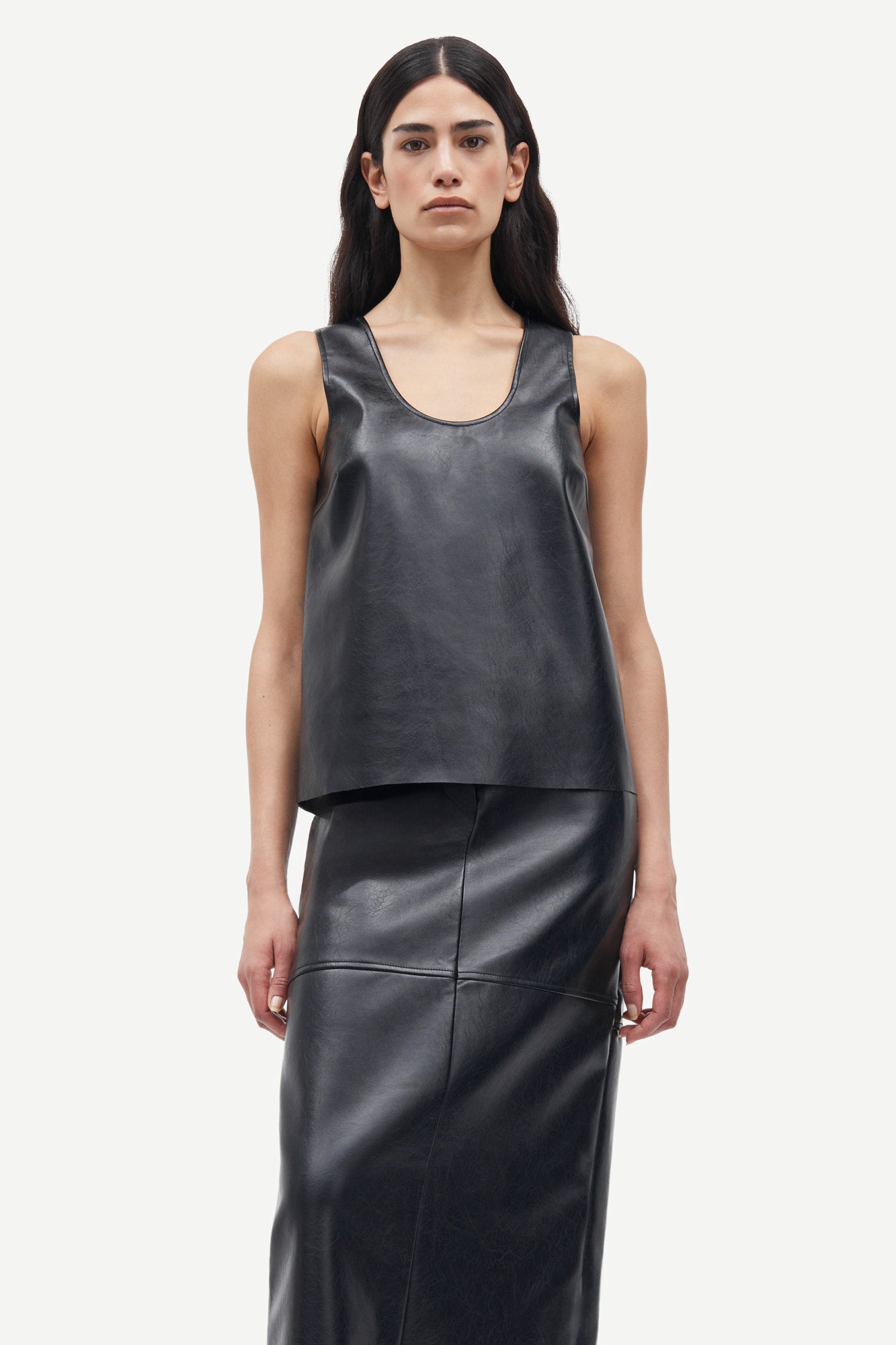 Leather top in black