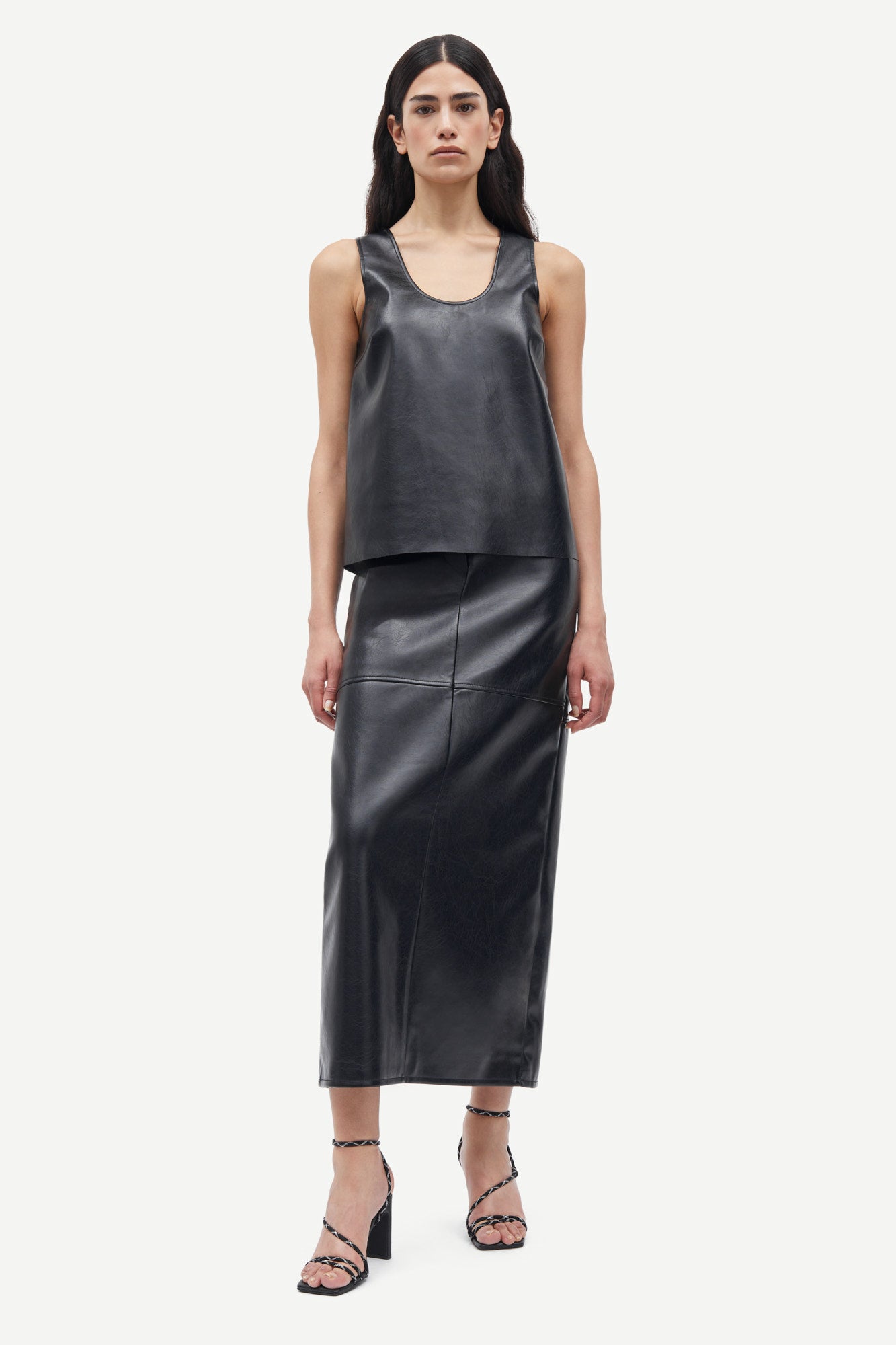 Leather top in black