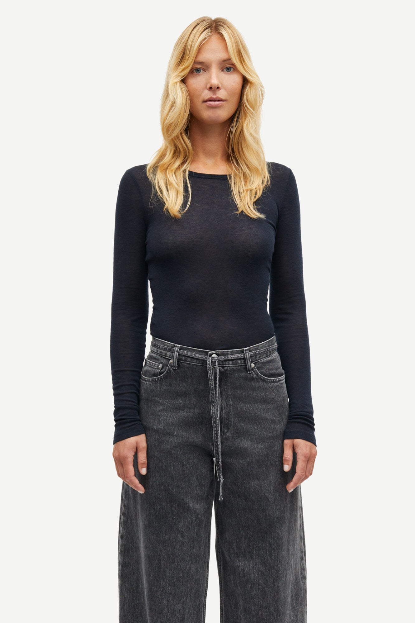 Light wool longsleeve in dark blue