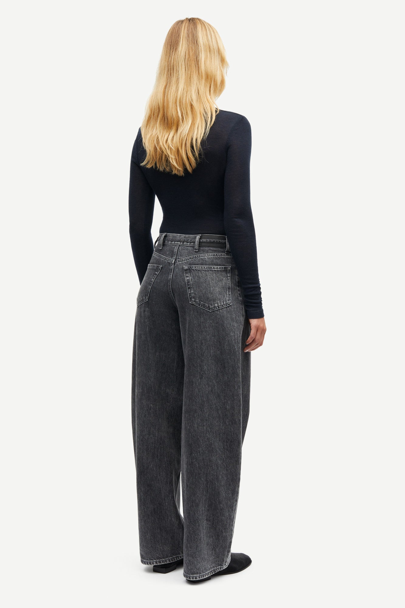 Light wool longsleeve in dark blue