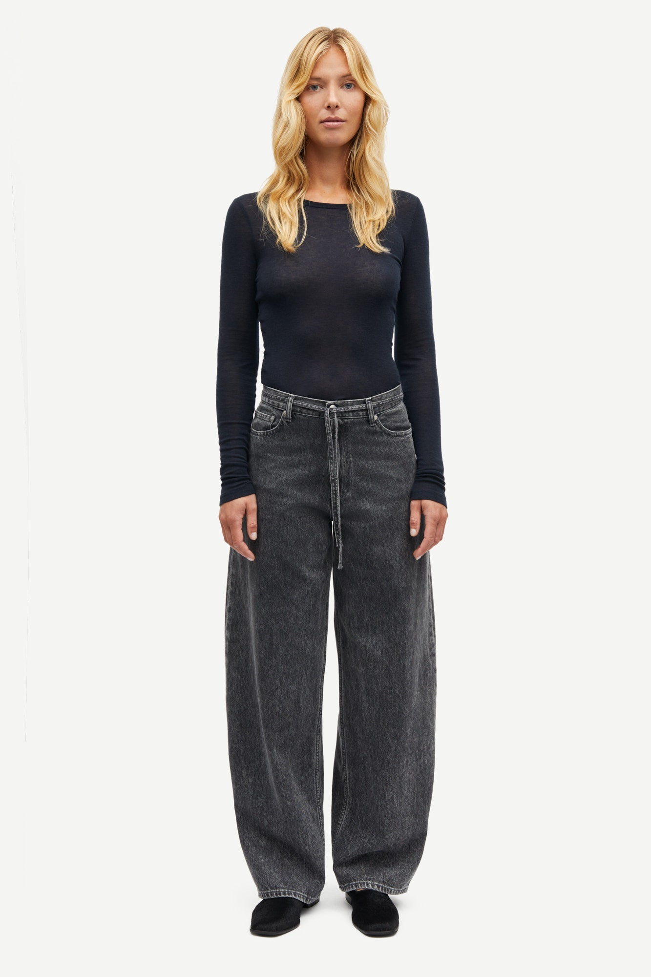 Light wool longsleeve in dark blue