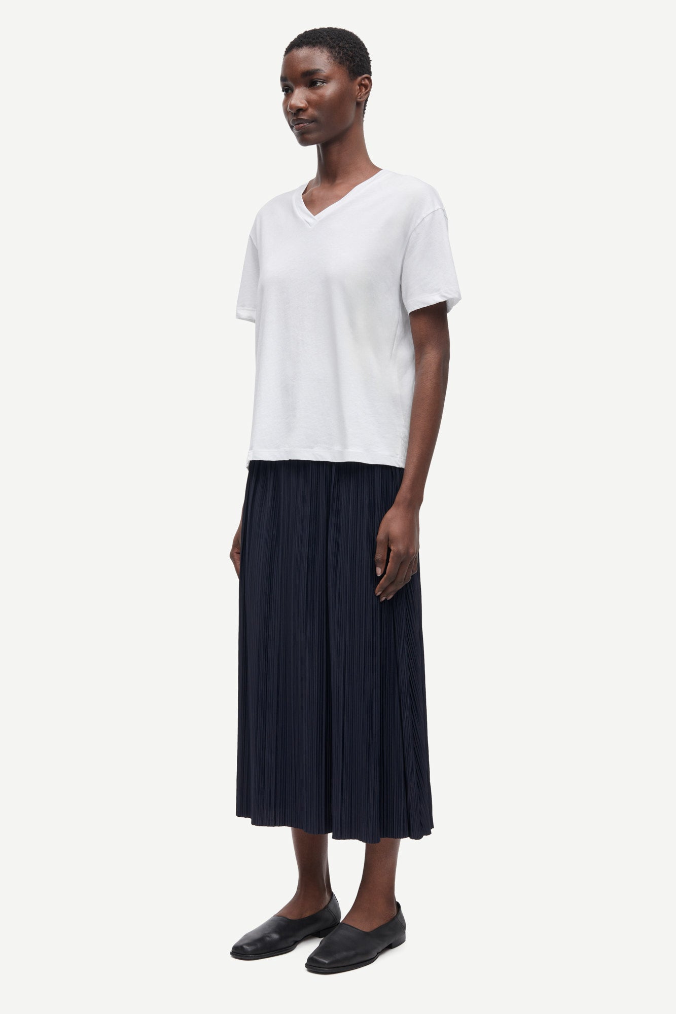 Cotton v-neck shirt in white