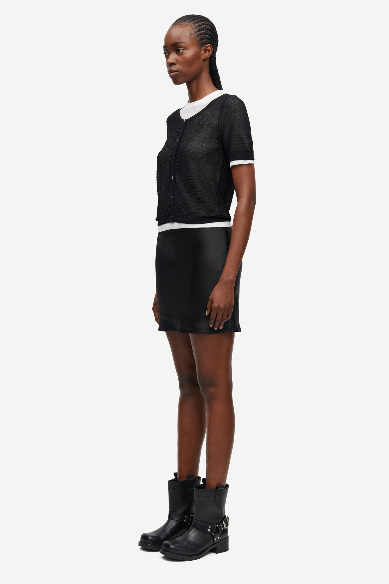 Sapena short sleeved cardigan in black