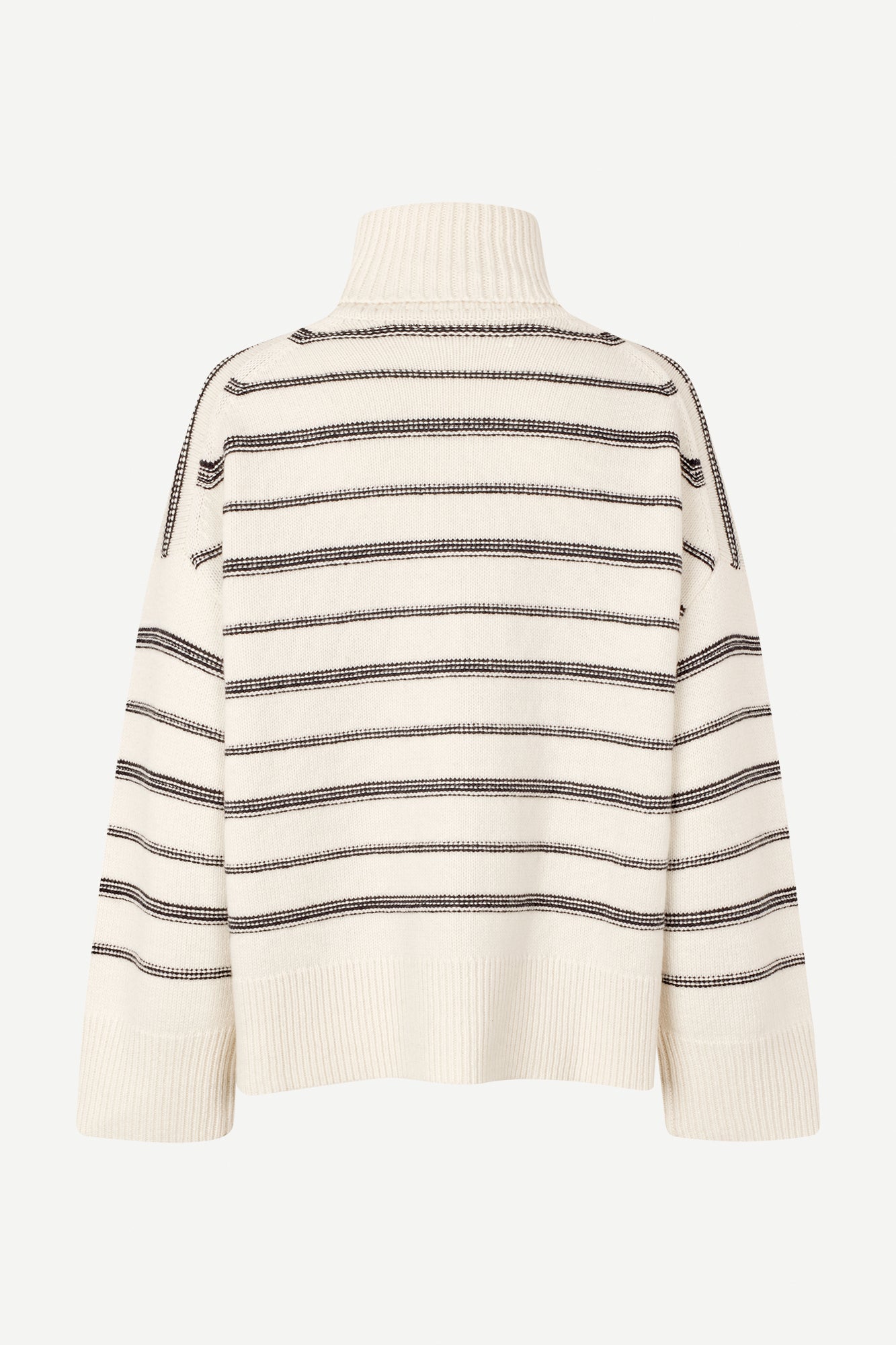 Sakeiku turtleneck in clear cream striped