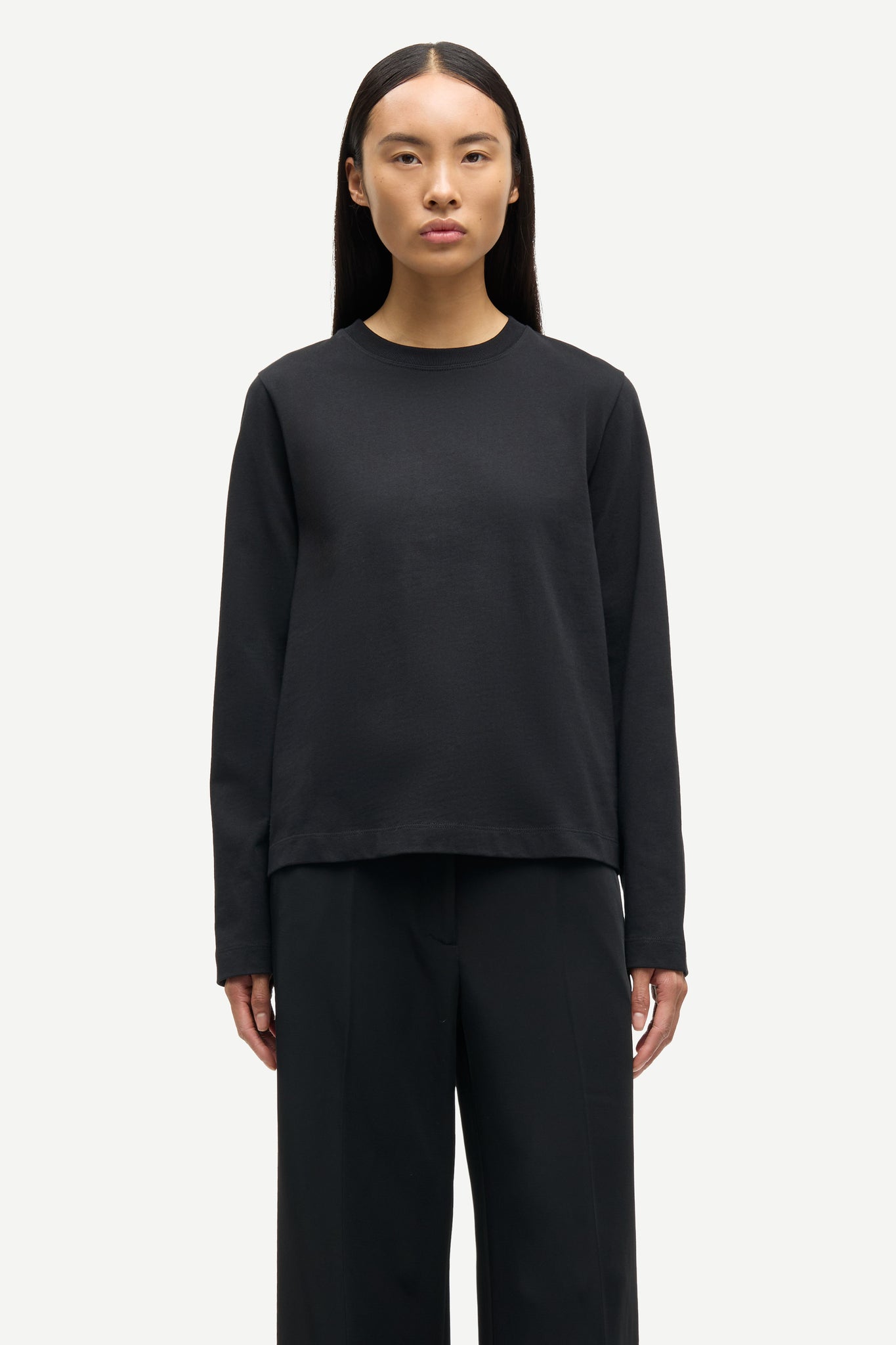 Crew neck longsleeve in black