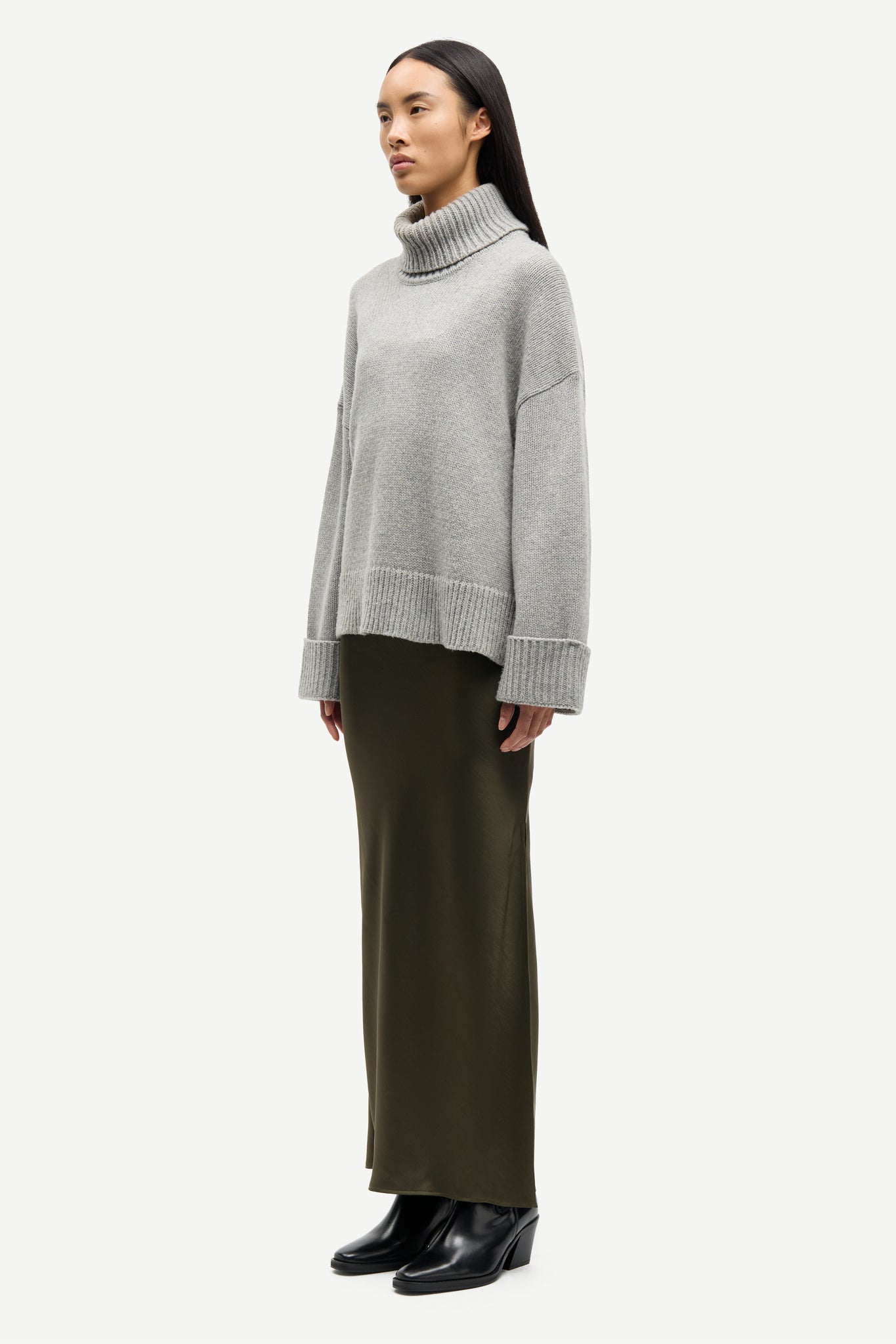 Sakeiku turtleneck sweater in grey melange