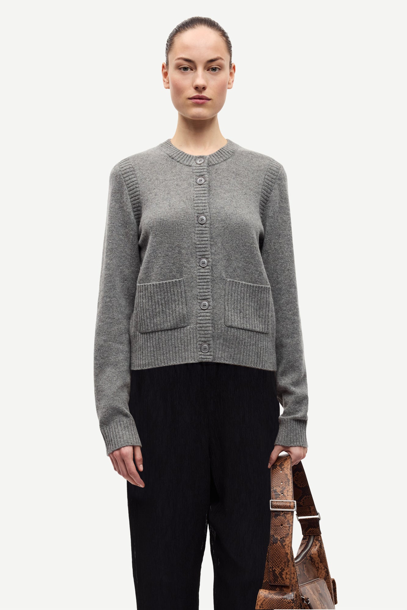 Saelif short cardi in dark grey