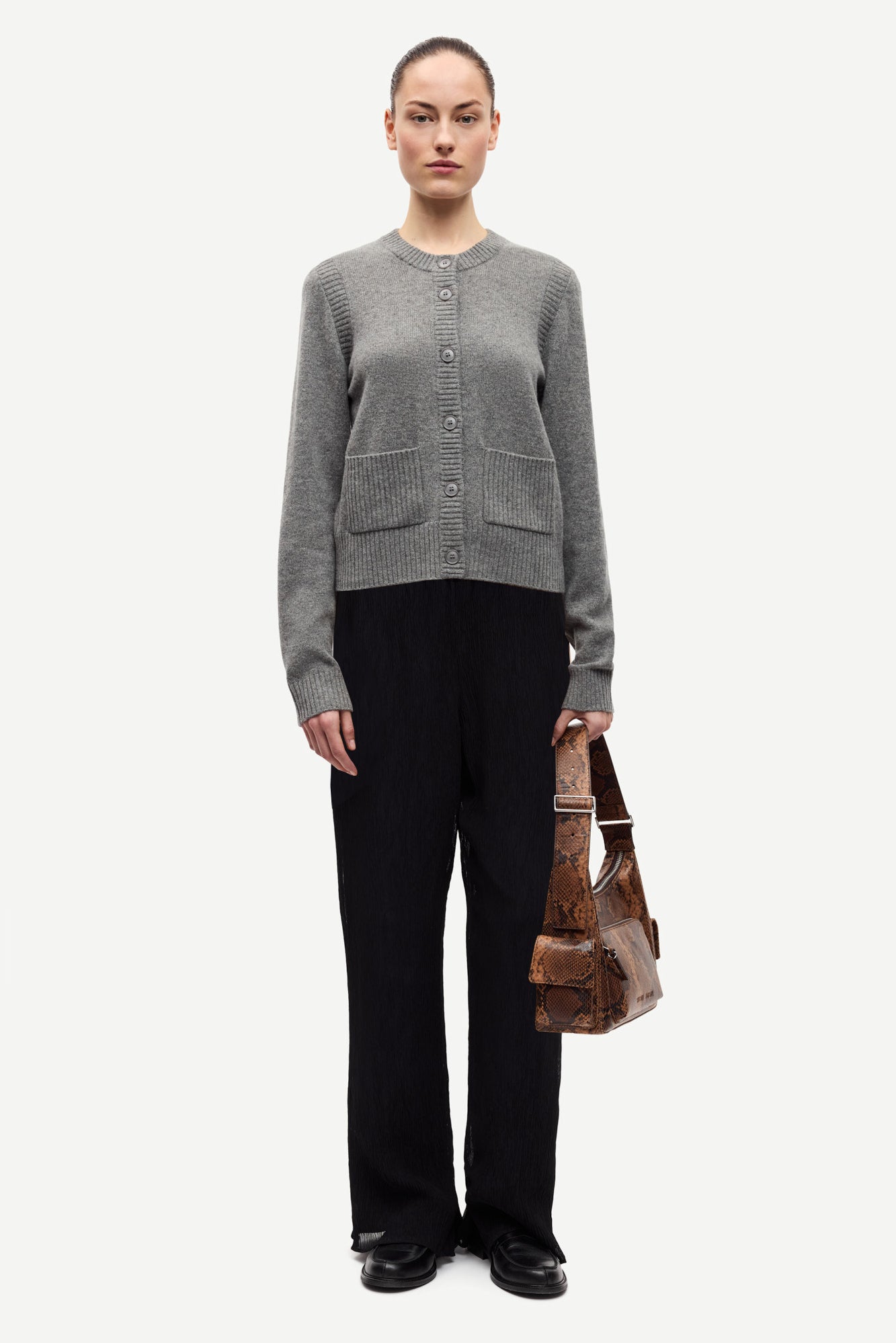 Saelif short cardi in dark grey